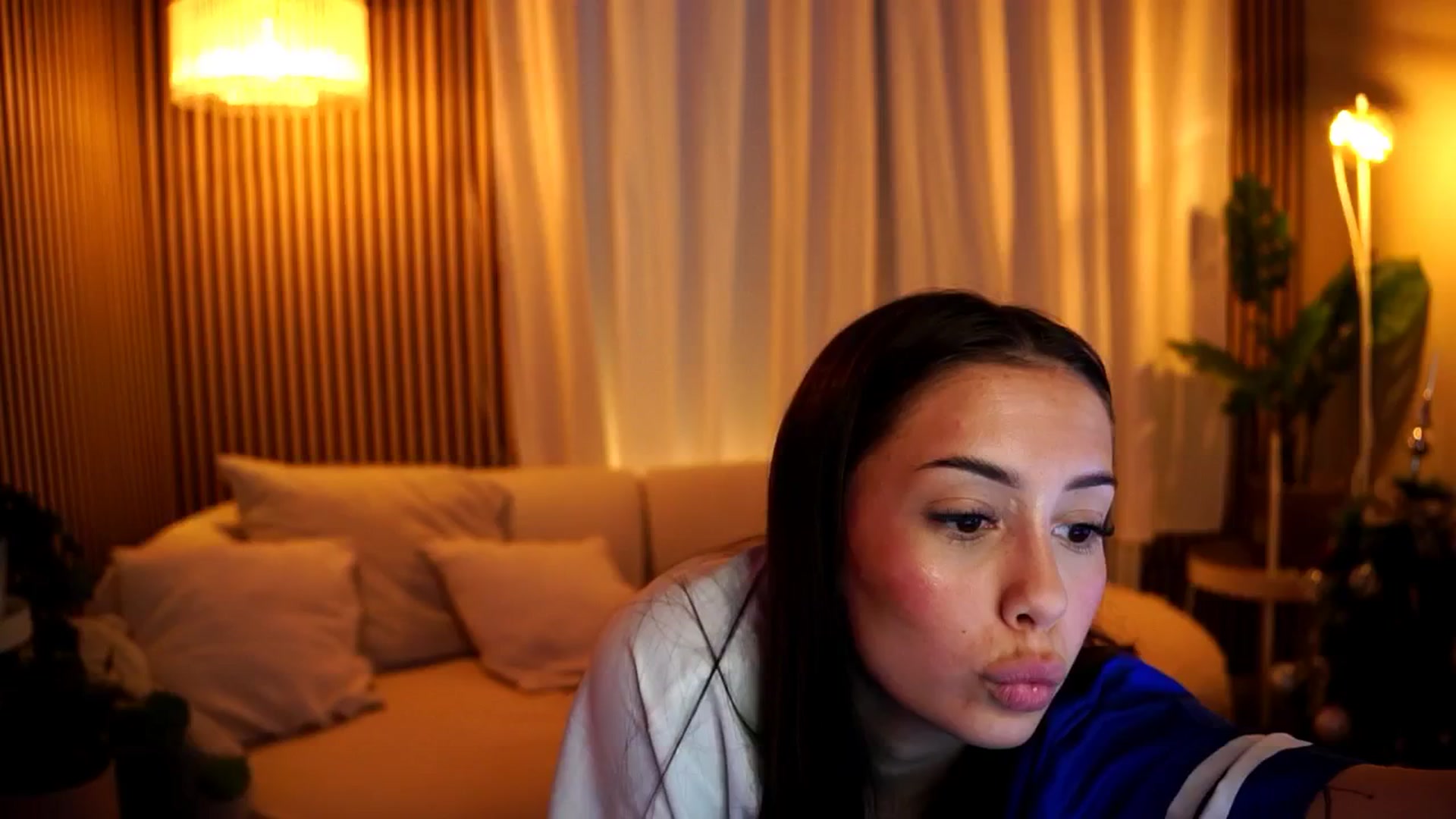 Gallery image thumbnail from Naomii18's myfreecams stream on, 01/05/2025, 10:54 image 3 of 20