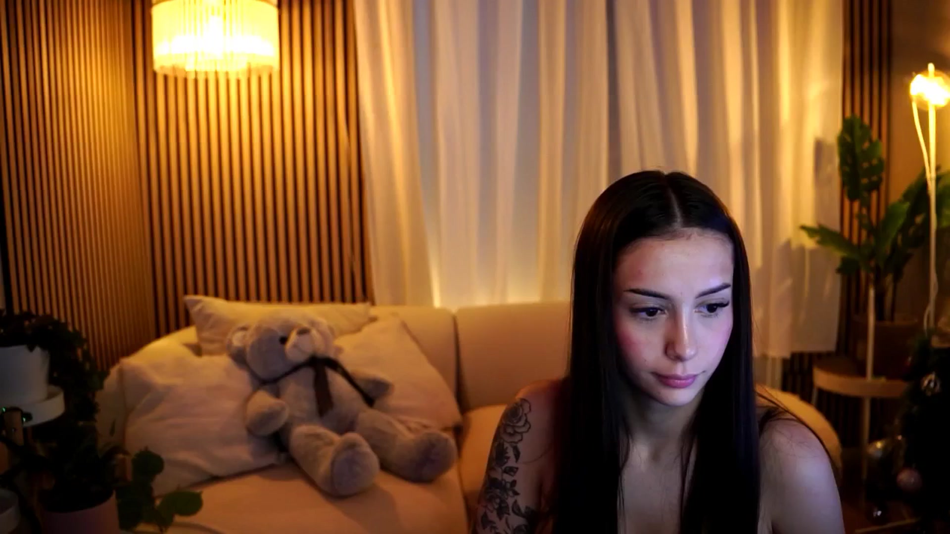 Gallery image thumbnail from Naomii18's myfreecams stream on, 01/05/2025, 10:54 image 20 of 20