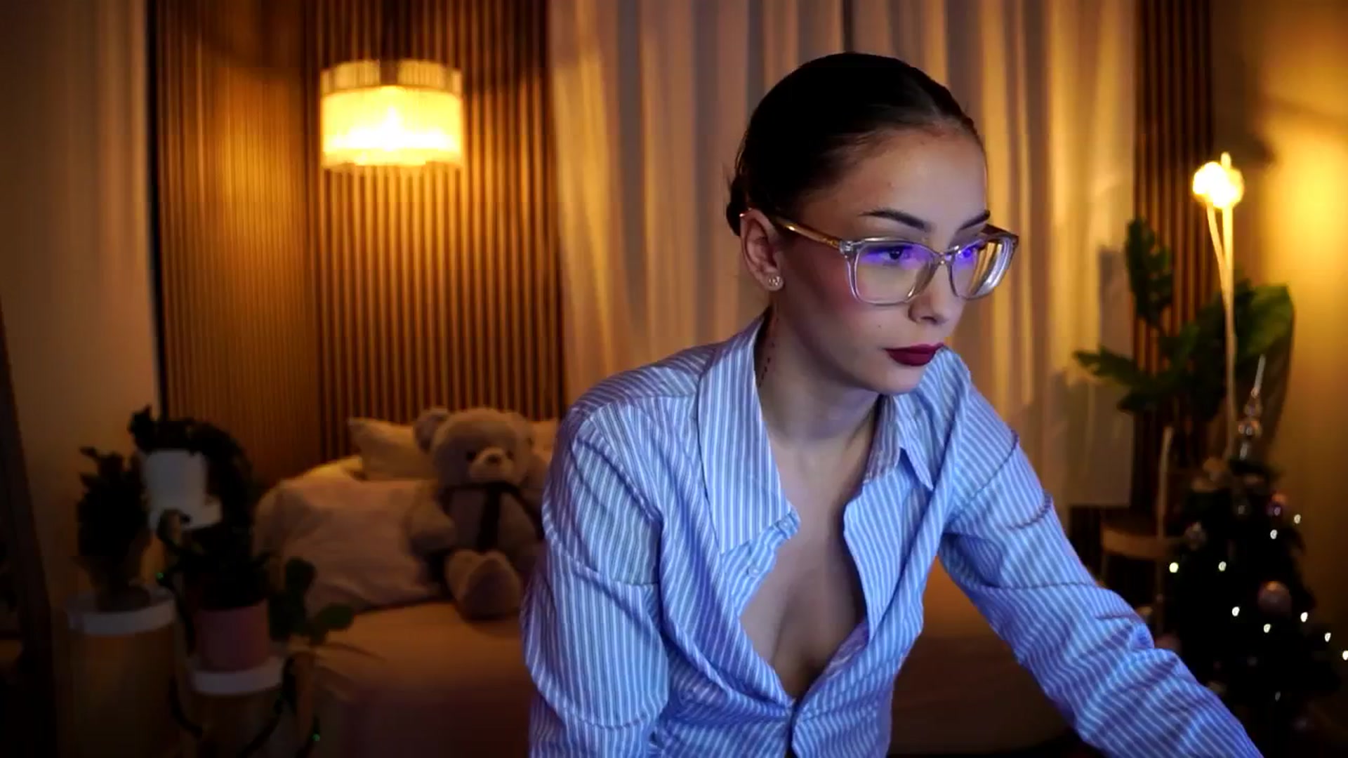 Gallery image thumbnail from Naomii18's myfreecams stream on, 01/06/2025, 15:57 image 5 of 20