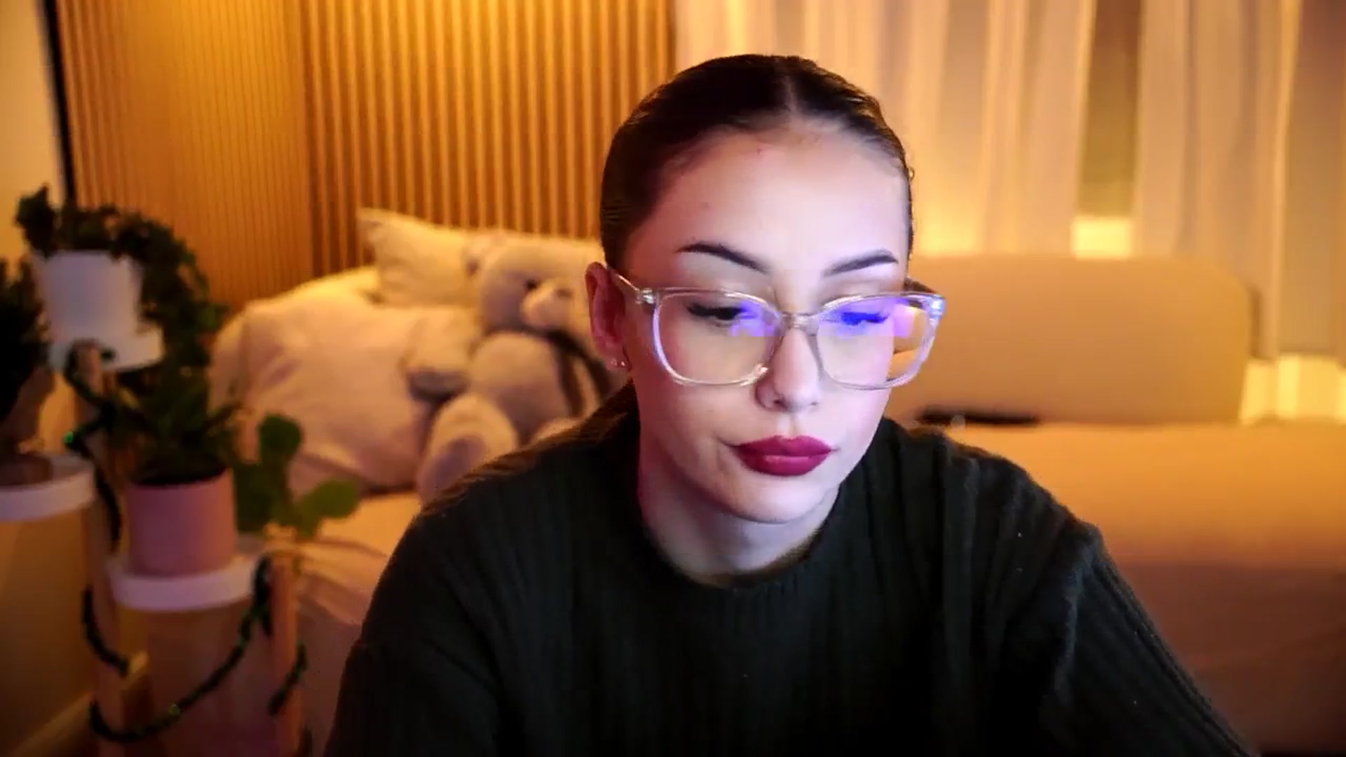 Gallery image thumbnail from Naomii18's myfreecams stream on, 01/06/2025, 18:12 image 15 of 20