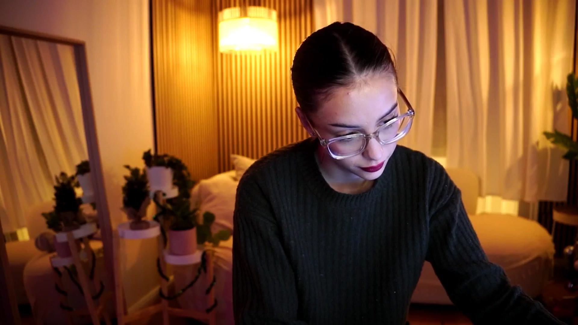 Gallery image thumbnail from Naomii18's myfreecams stream on, 01/06/2025, 18:12 image 17 of 20
