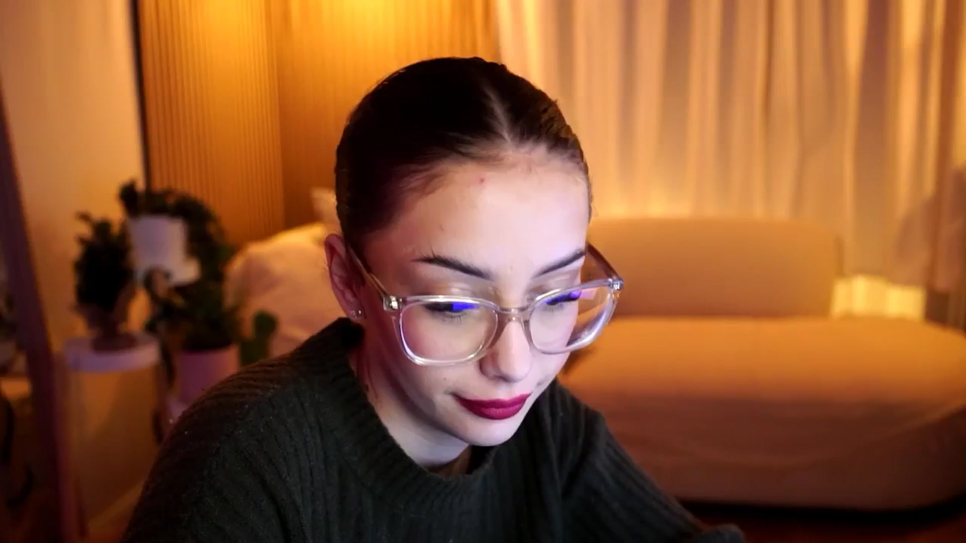 Gallery image thumbnail from Naomii18's myfreecams stream on, 01/06/2025, 19:01 image 19 of 20