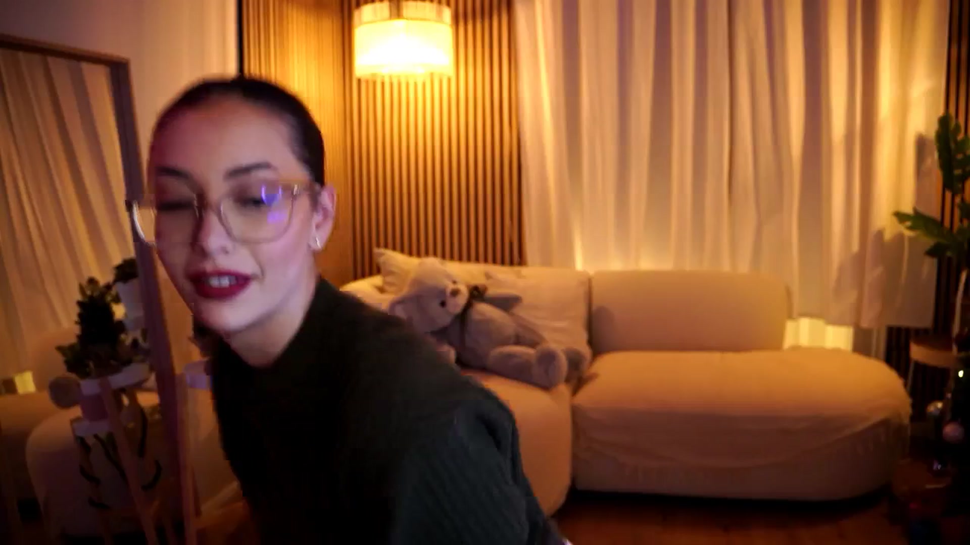 Gallery image thumbnail from Naomii18's myfreecams stream on, 01/06/2025, 19:01 image 8 of 20