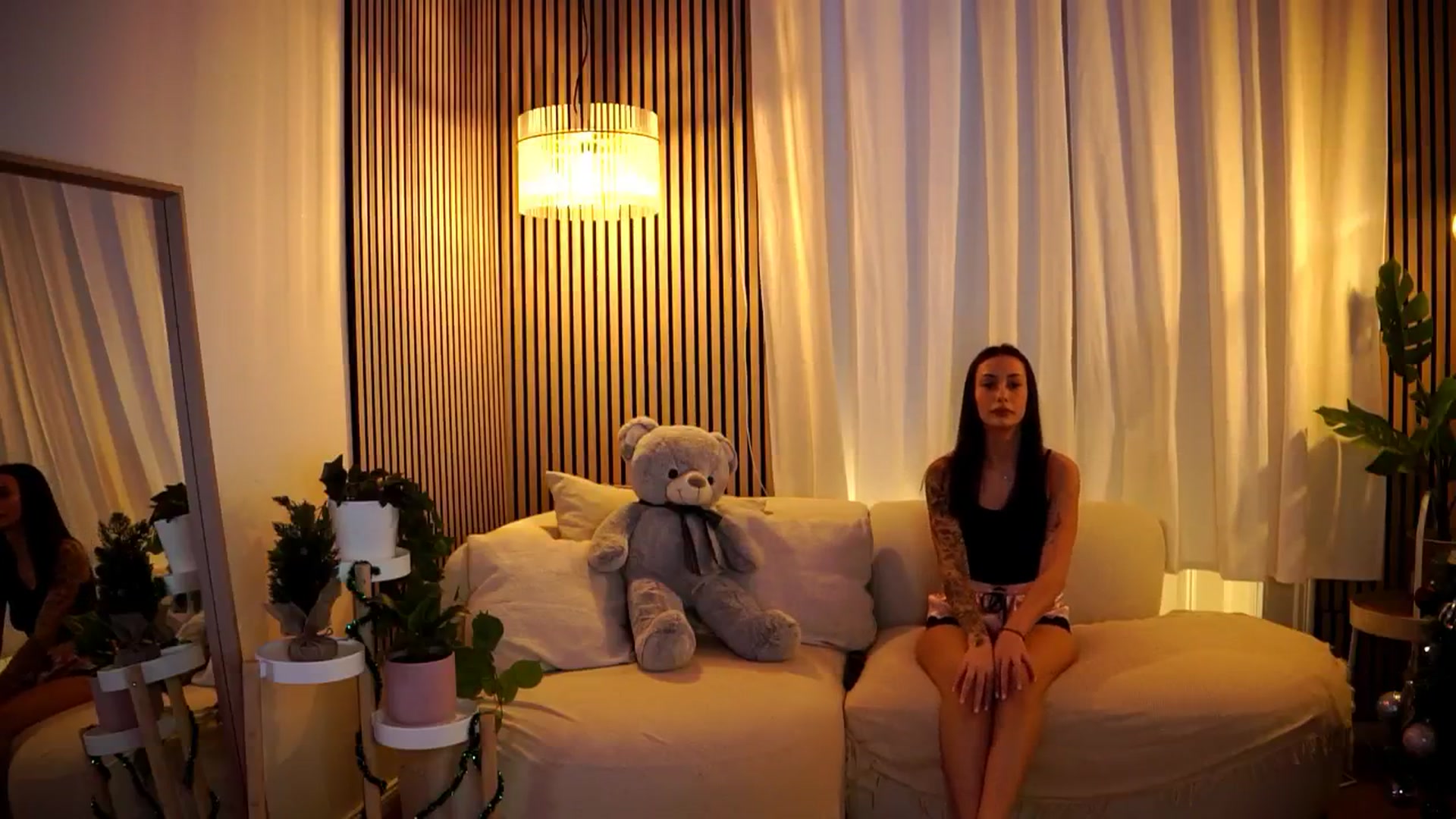 Gallery image thumbnail from Naomii18's myfreecams stream on, 01/07/2025, 14:39 image 11 of 20