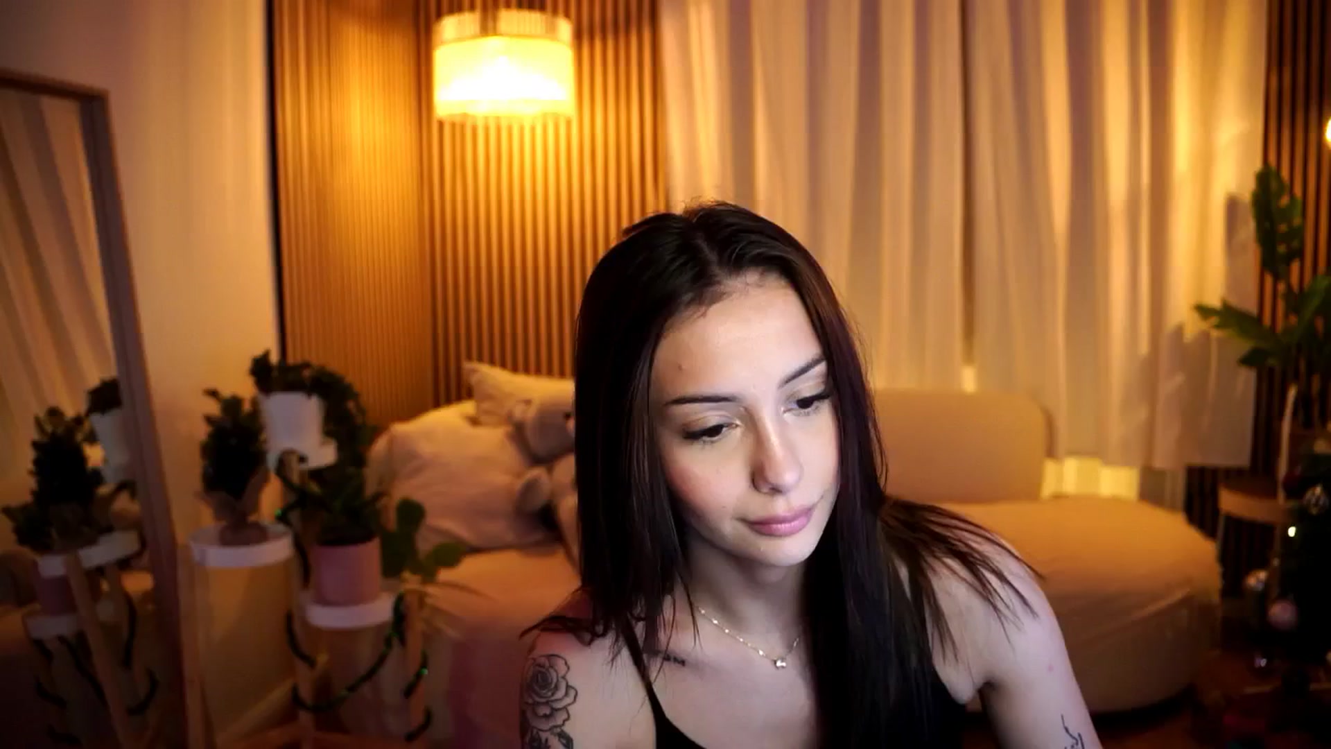 Gallery image thumbnail from Naomii18's myfreecams stream on, 01/07/2025, 17:30 image 5 of 20