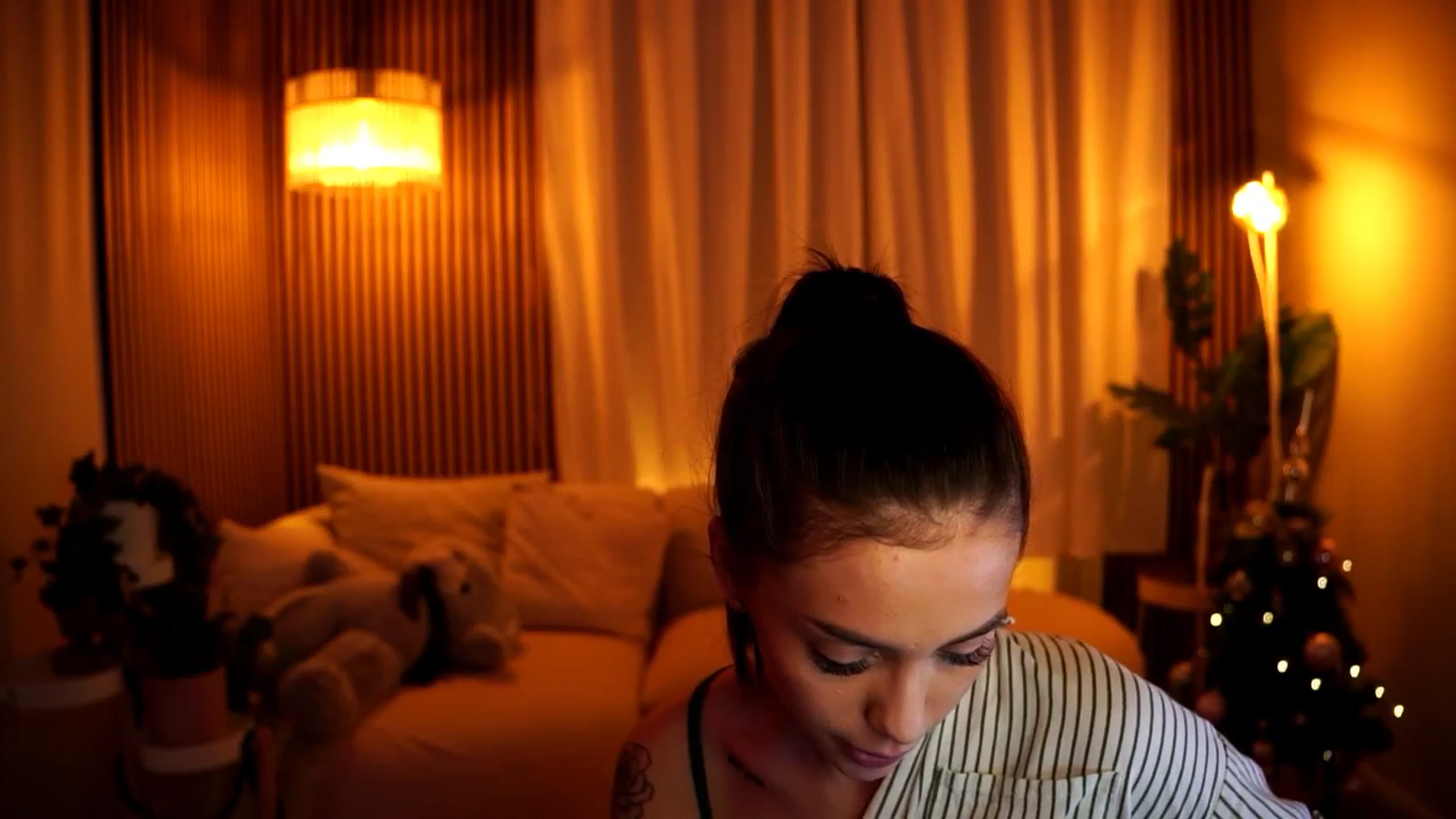 Gallery image thumbnail from Naomii18's myfreecams stream on, 01/08/2025, 18:16 image 19 of 20
