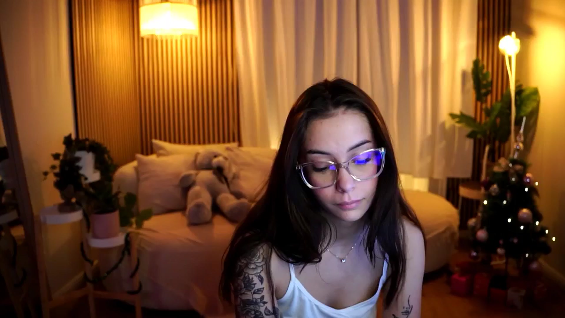 Gallery image thumbnail from Naomii18's myfreecams stream on, 01/09/2025, 07:45 image 12 of 20