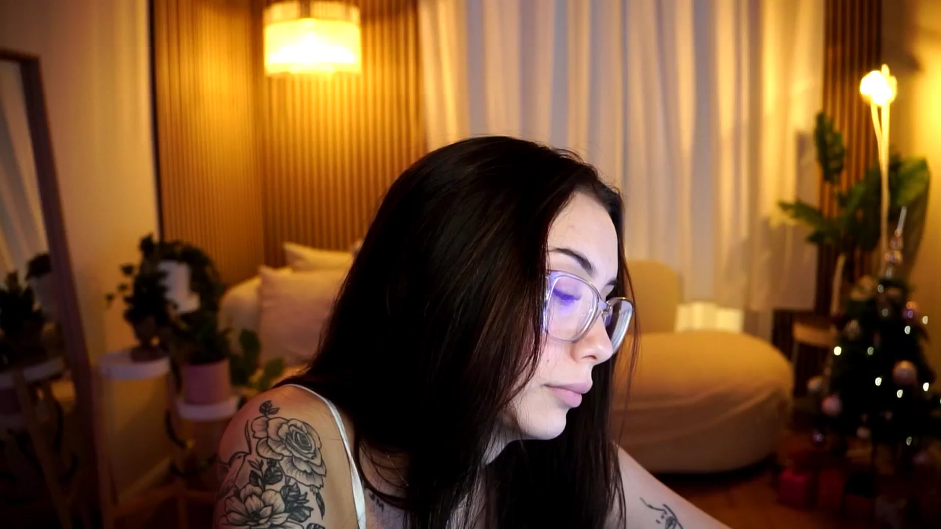 Gallery image thumbnail from Naomii18's myfreecams stream on, 01/09/2025, 07:45 image 18 of 20