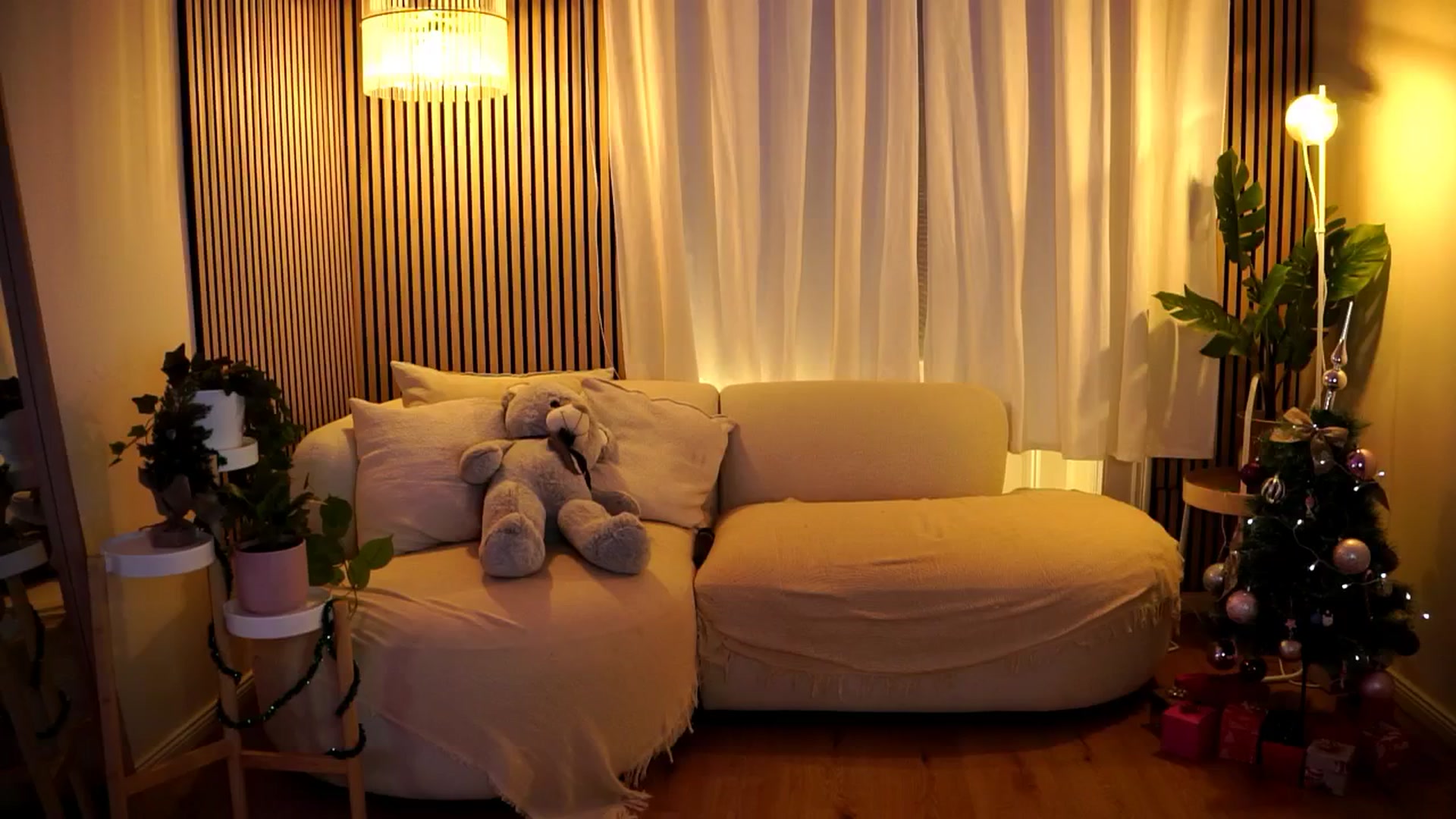 Gallery image thumbnail from Naomii18's myfreecams stream on, 01/09/2025, 07:45 image 13 of 20