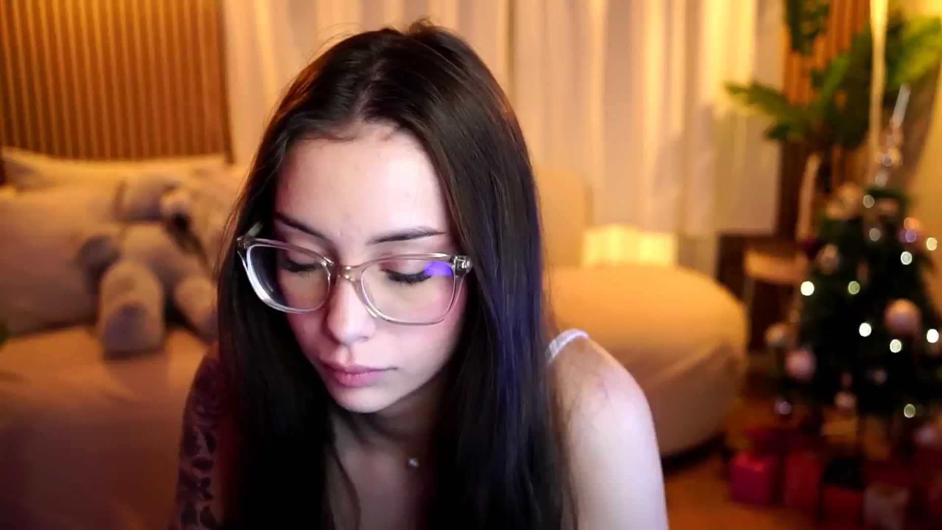 Gallery image thumbnail from Naomii18's myfreecams stream on, 01/09/2025, 07:45 image 7 of 20