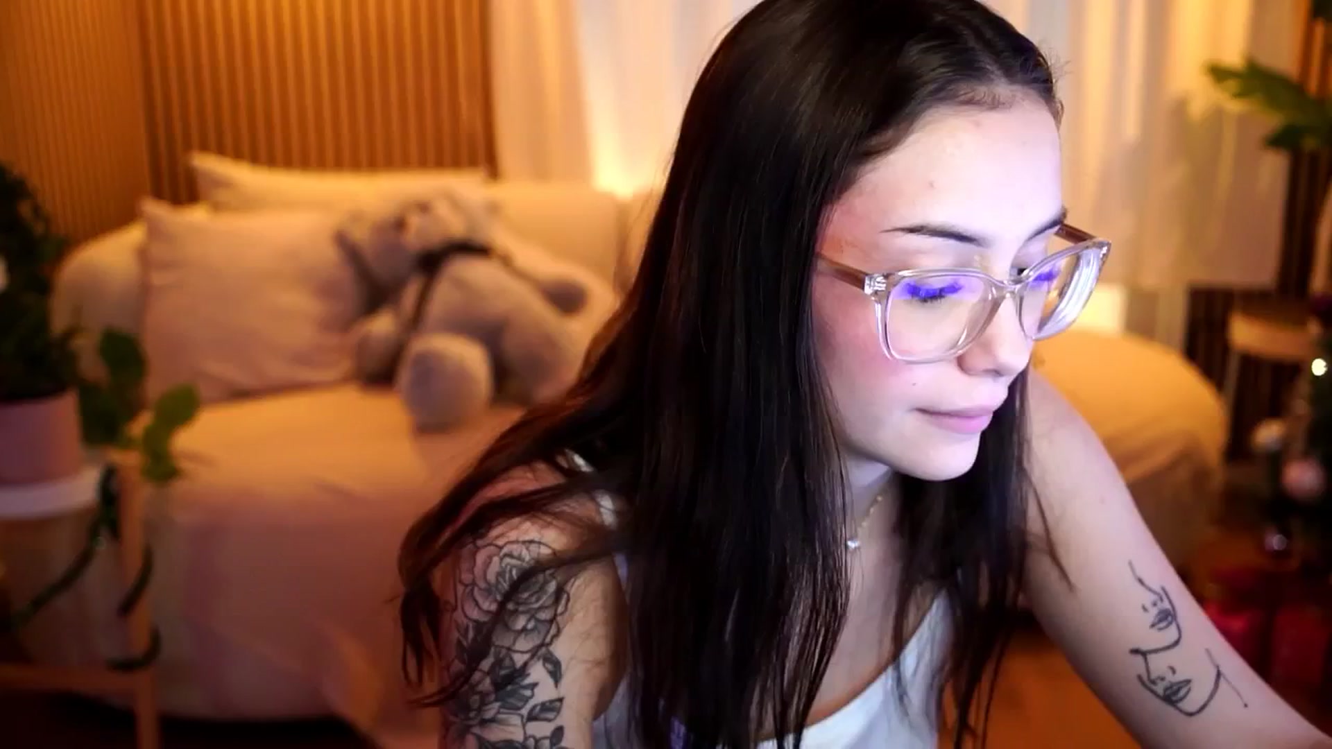 Gallery image thumbnail from Naomii18's myfreecams stream on, 01/09/2025, 09:19 image 9 of 20
