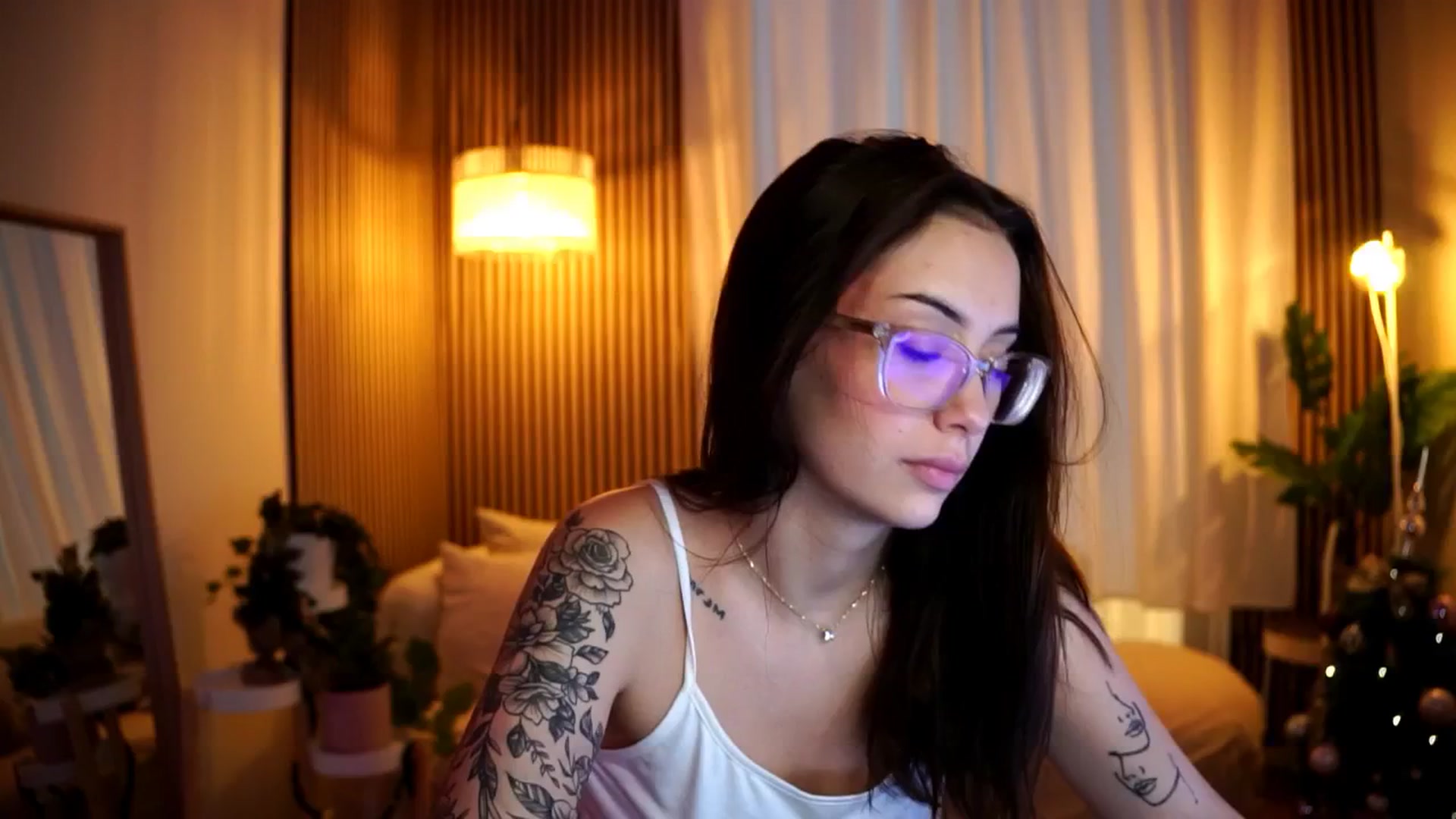 Gallery image thumbnail from Naomii18's myfreecams stream on, 01/09/2025, 09:19 image 11 of 20