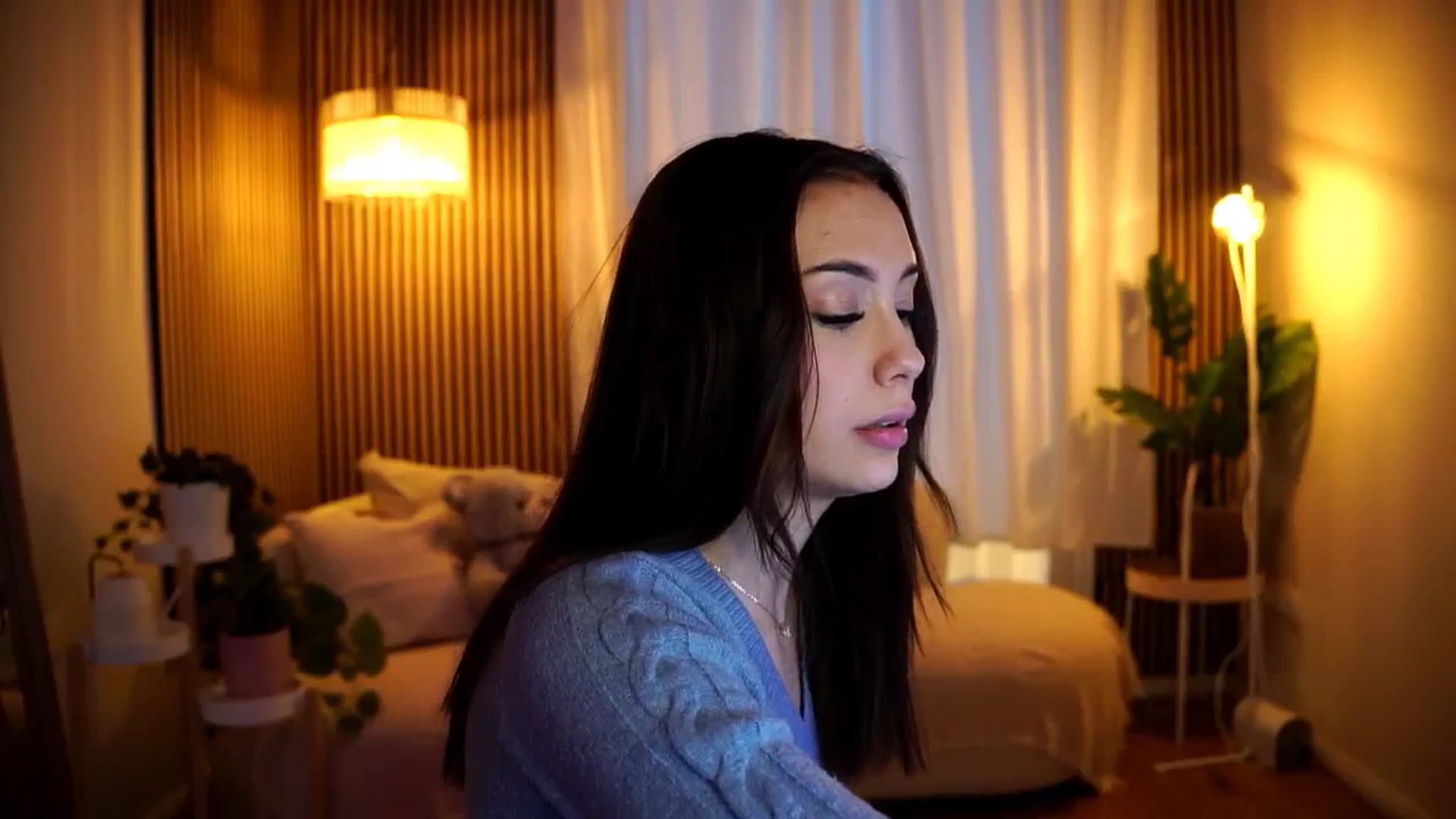 Gallery image thumbnail from Naomii18's myfreecams stream on, 01/14/2025, 11:38 image 8 of 20