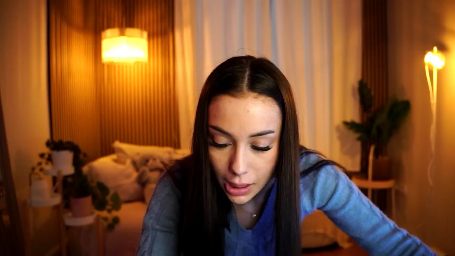 Gallery image thumbnail from Naomii18's myfreecams stream on, 01/14/2025, 14:00 image 16 of 20
