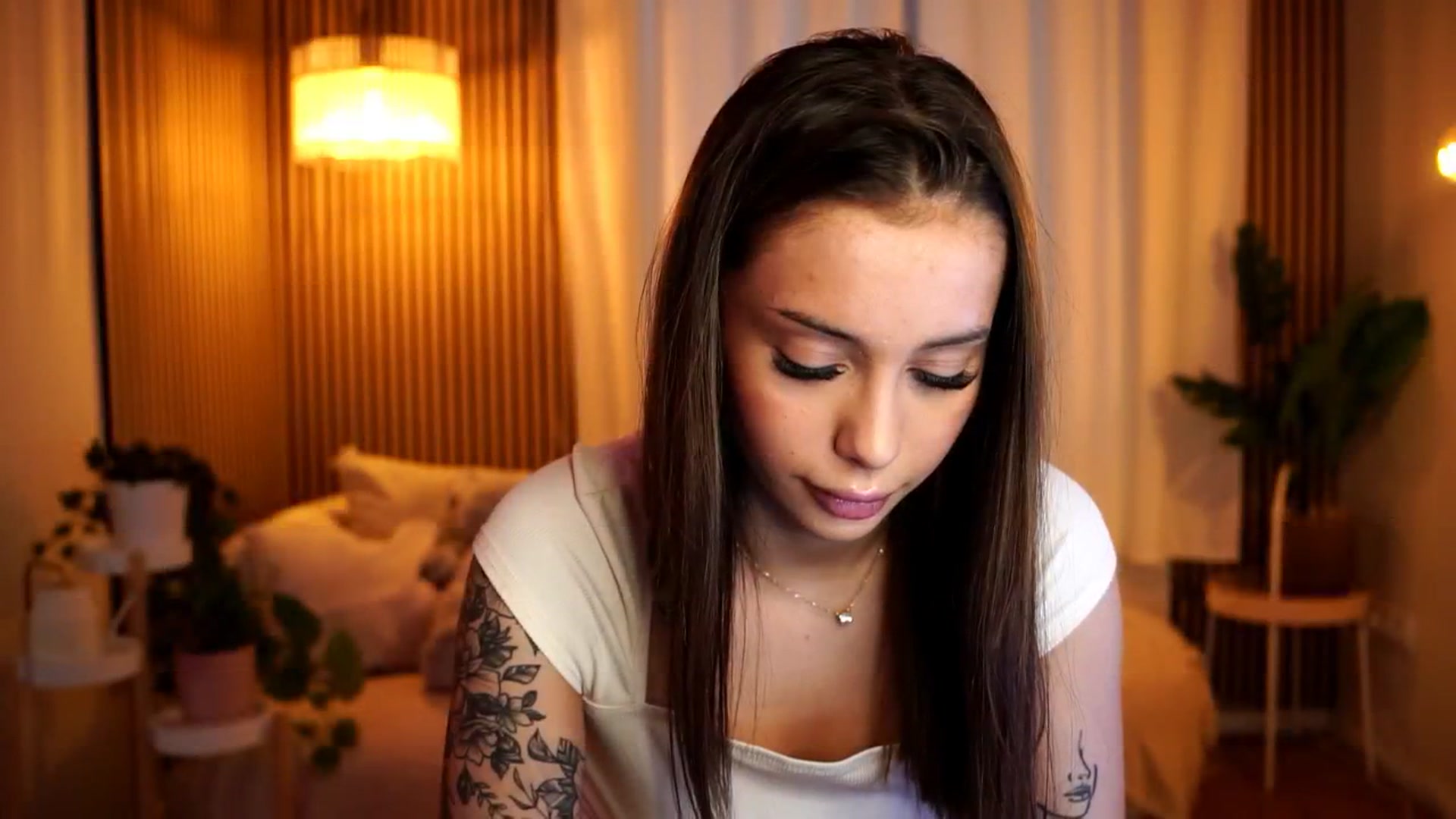 Gallery image thumbnail from Naomii18's myfreecams stream on, 01/16/2025, 12:25 image 12 of 20