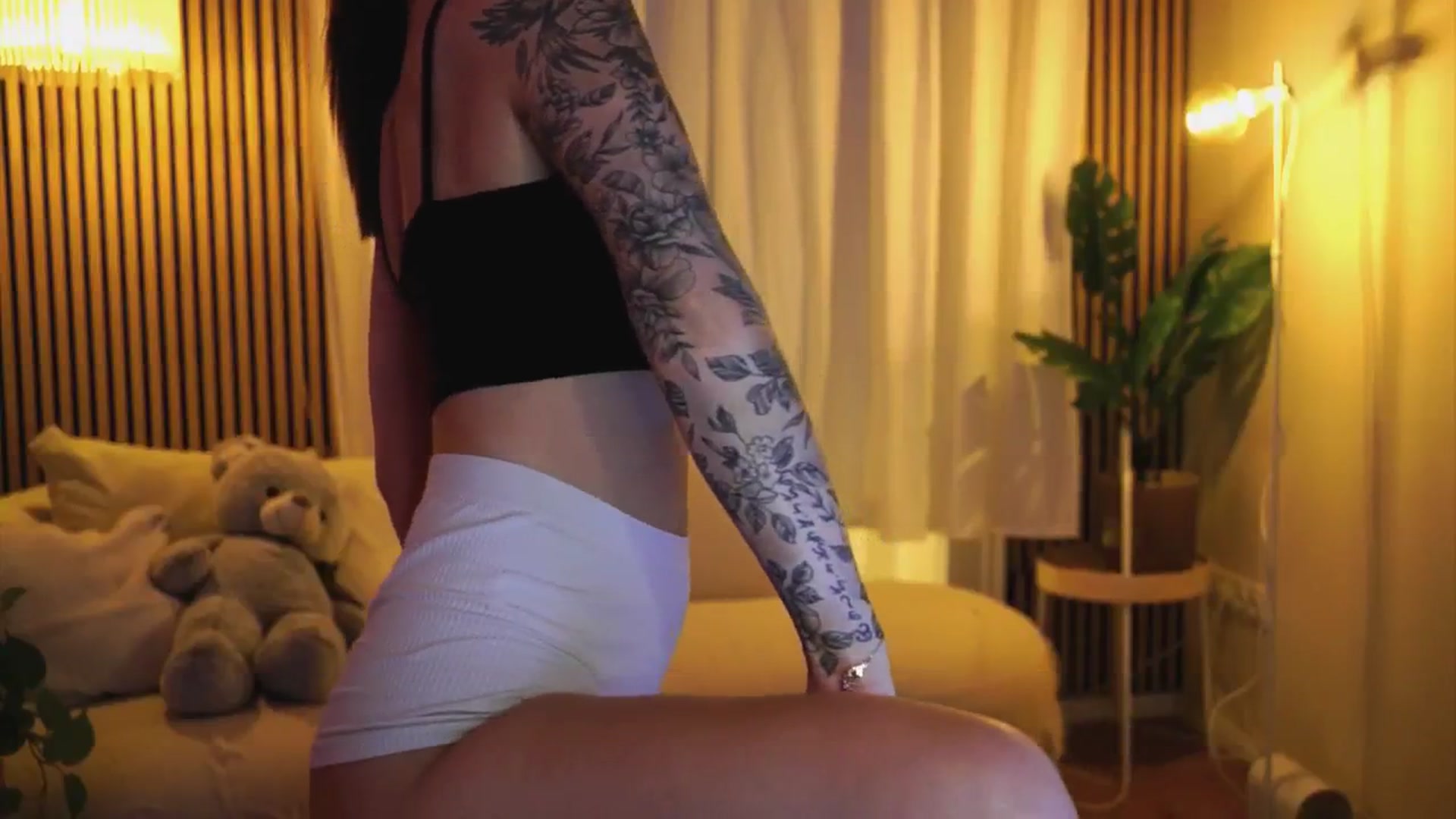 Gallery image thumbnail from Naomii18's myfreecams stream on, 01/18/2025, 15:06 image 11 of 20