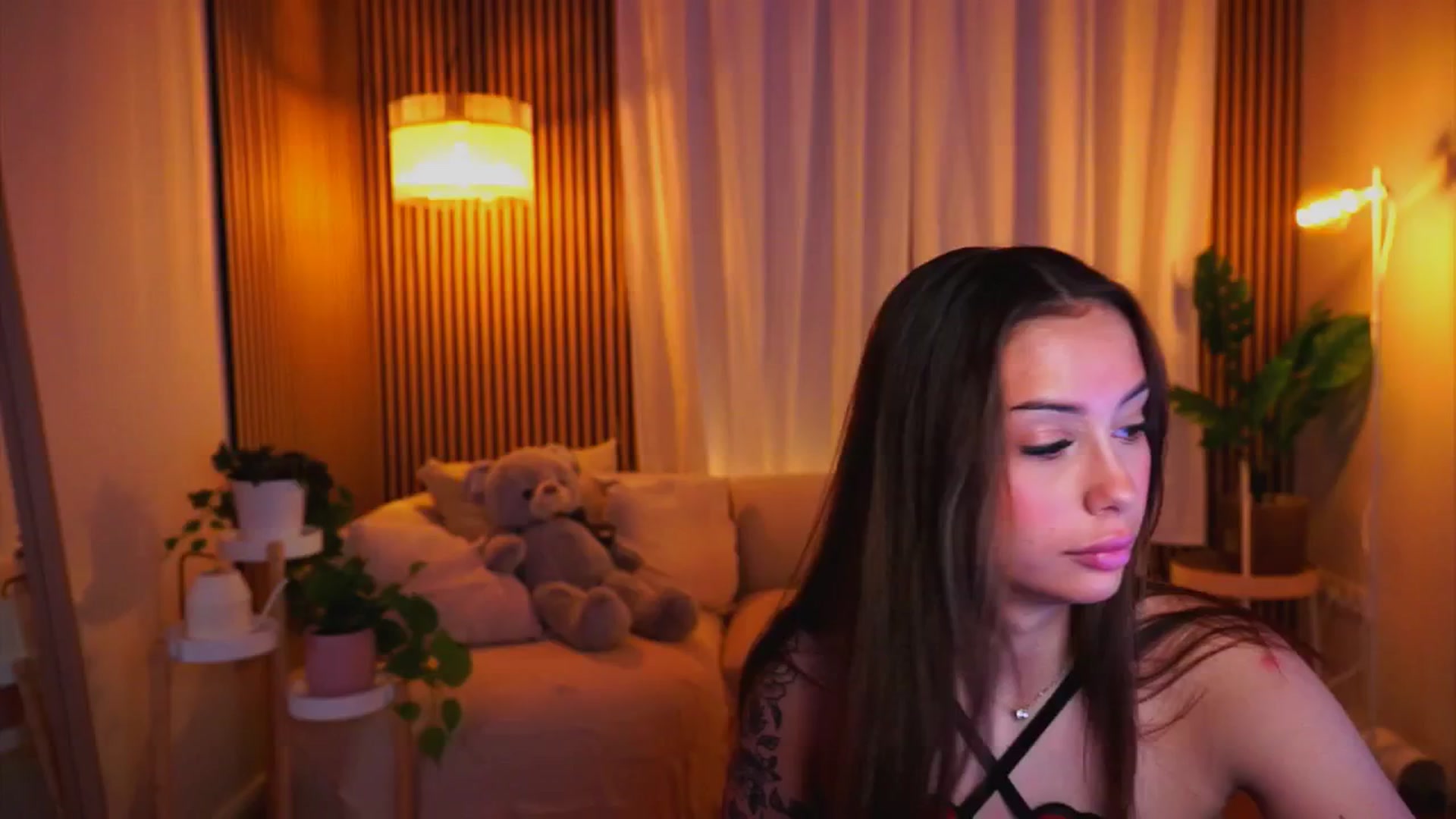 Gallery image thumbnail from Naomii18's myfreecams stream on, 01/20/2025, 08:46 image 1 of 20