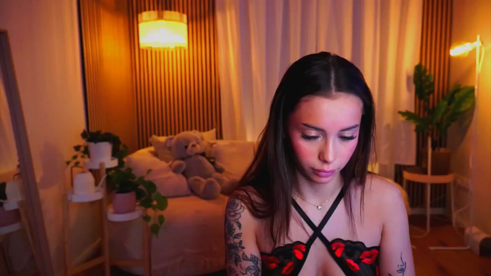 Gallery image thumbnail from Naomii18's myfreecams stream on, 01/20/2025, 08:46 image 4 of 20