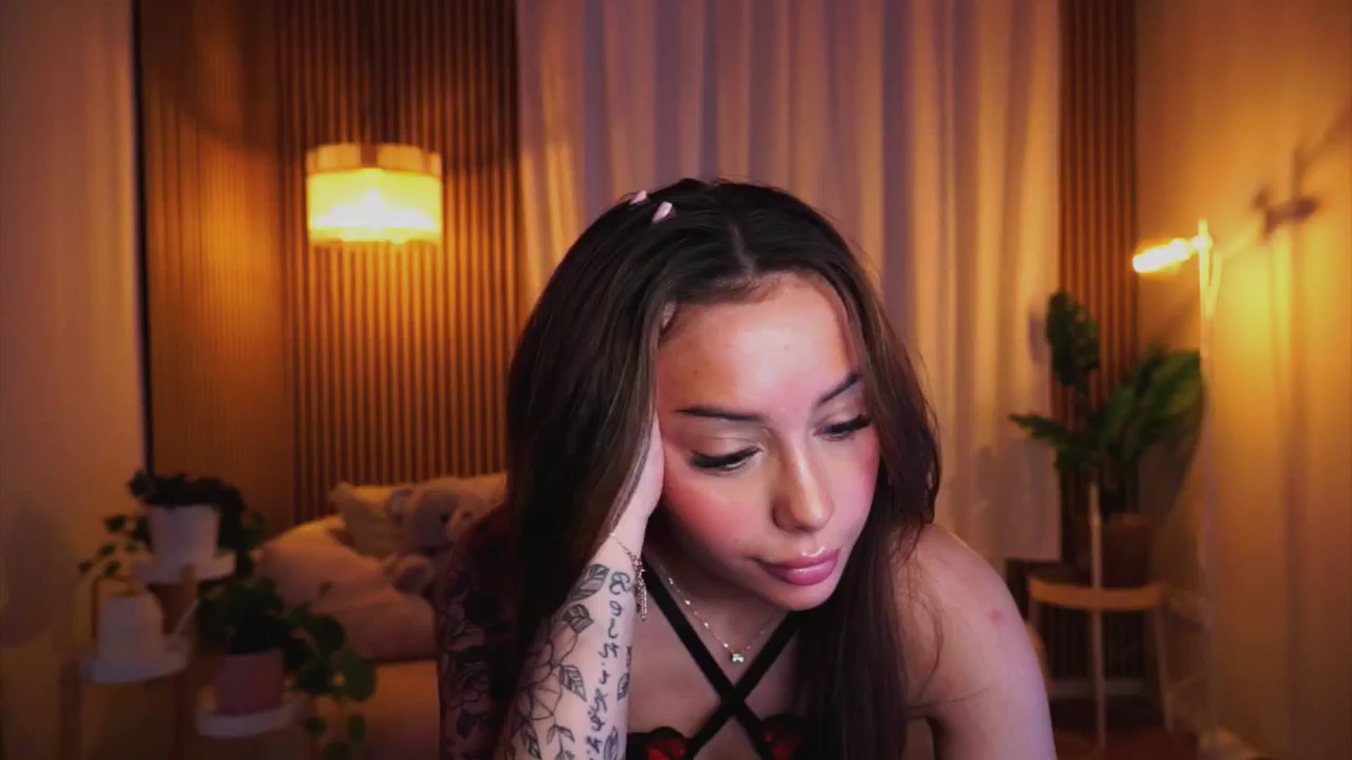 Gallery image thumbnail from Naomii18's myfreecams stream on, 01/20/2025, 08:46 image 18 of 20