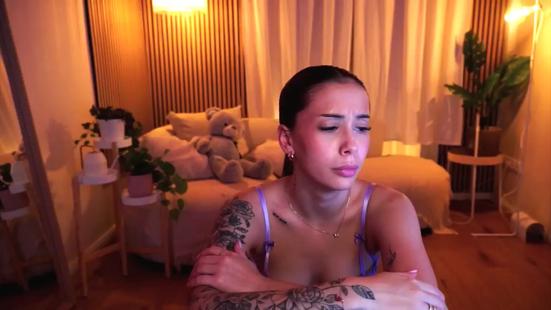 Gallery image thumbnail from Naomii18's myfreecams stream on, 01/20/2025, 18:08 image 11 of 20