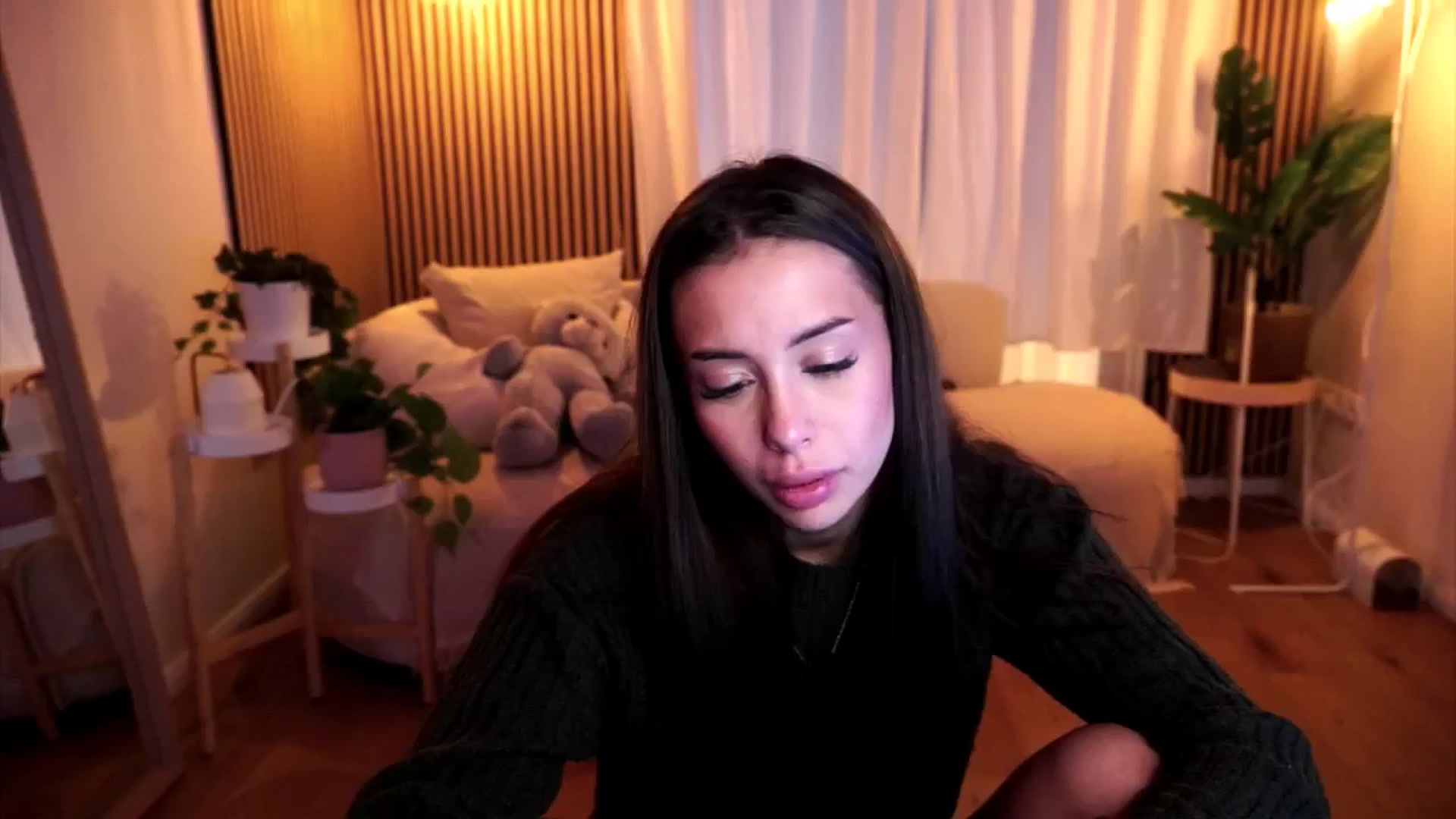 Gallery image thumbnail from Naomii18's myfreecams stream on, 01/21/2025, 11:11 image 16 of 20