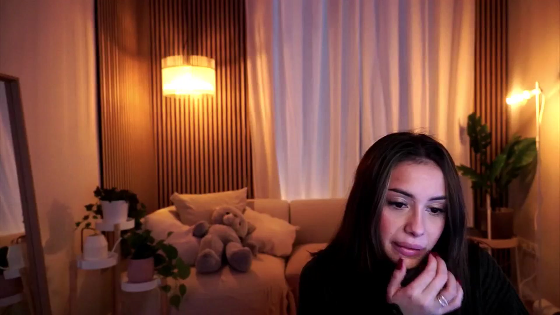 Gallery image thumbnail from Naomii18's myfreecams stream on, 01/21/2025, 11:11 image 10 of 20