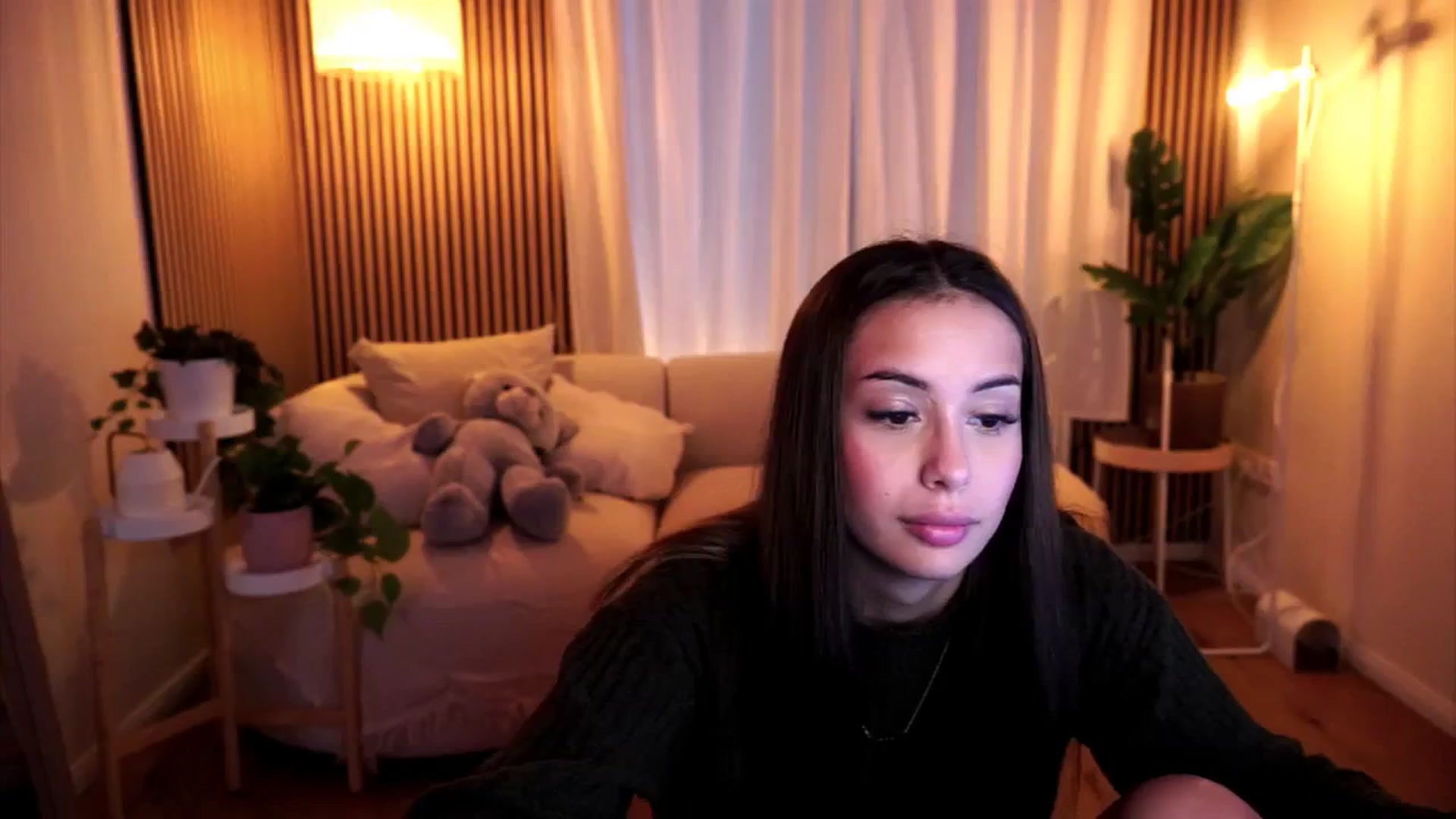 Gallery image thumbnail from Naomii18's myfreecams stream on, 01/21/2025, 11:11 image 18 of 20