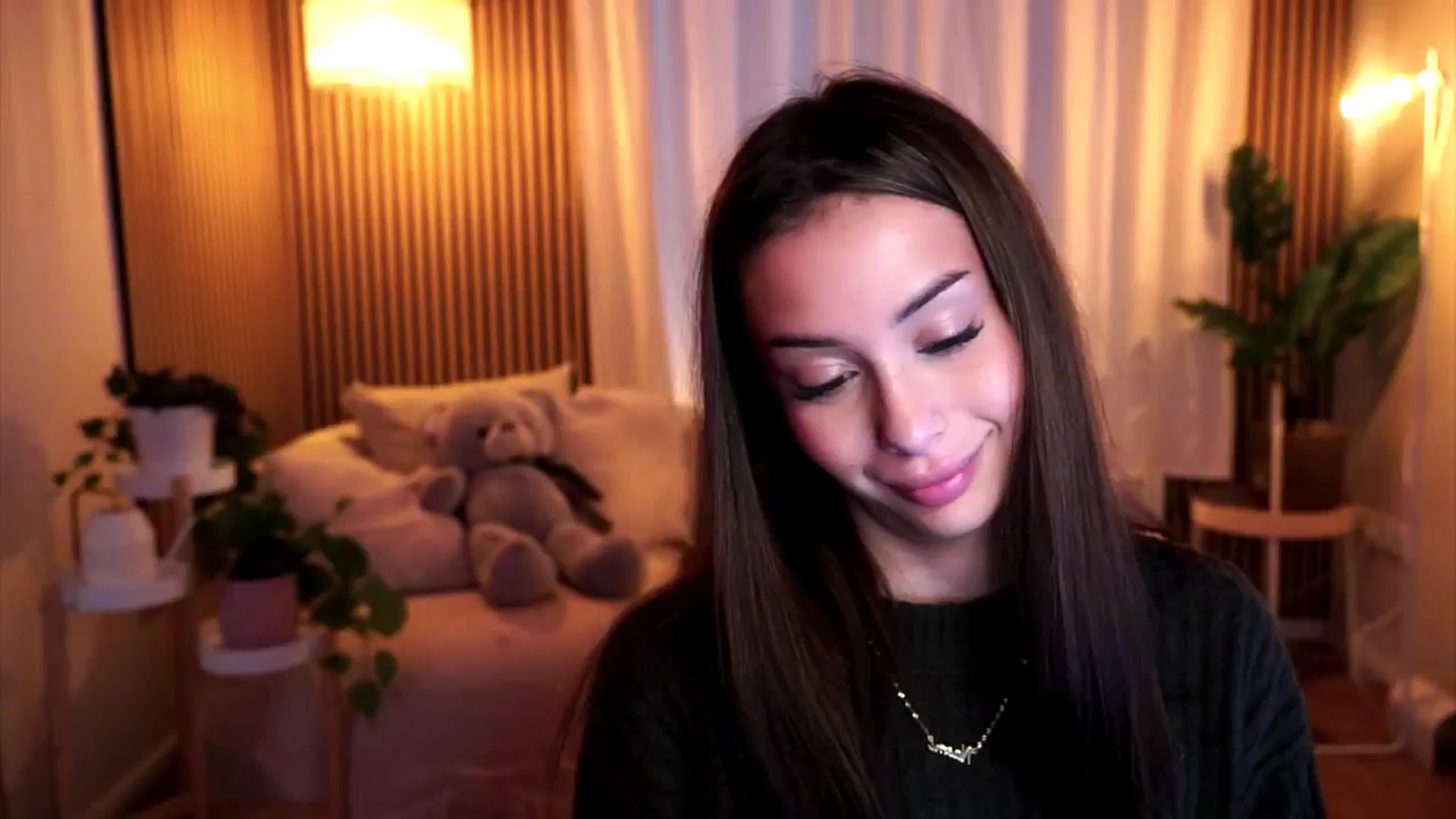 Gallery image thumbnail from Naomii18's myfreecams stream on, 01/21/2025, 11:11 image 5 of 20