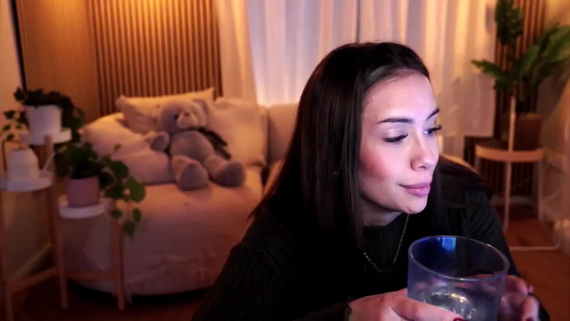 Gallery image thumbnail from Naomii18's myfreecams stream on, 01/21/2025, 11:11 image 7 of 20