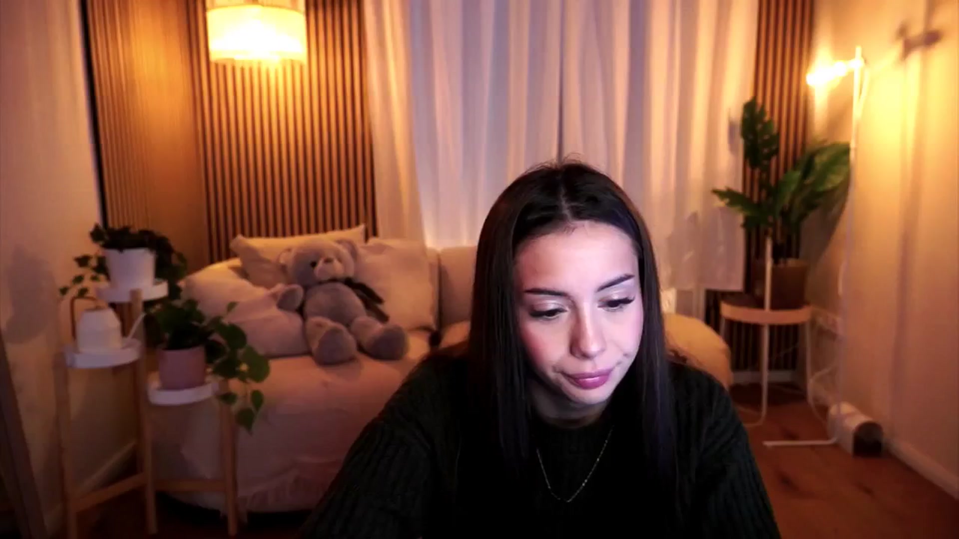 Gallery image thumbnail from Naomii18's myfreecams stream on, 01/21/2025, 11:11 image 1 of 20