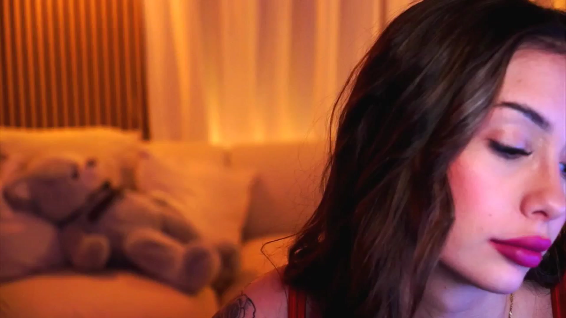 Gallery image thumbnail from Naomii18's myfreecams stream on, 01/22/2025, 16:11 image 6 of 20