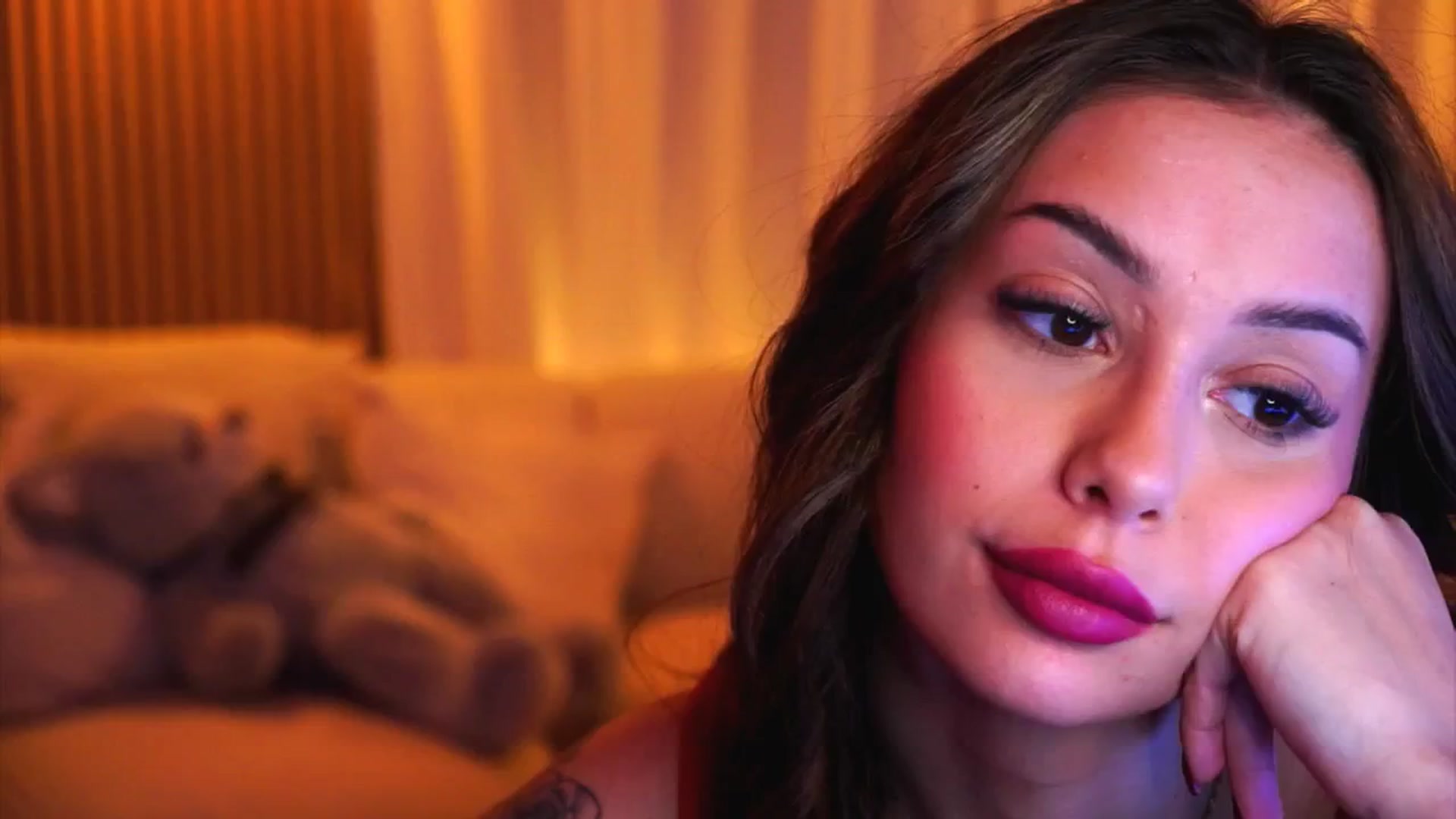 Gallery image thumbnail from Naomii18's myfreecams stream on, 01/22/2025, 16:11 image 5 of 20