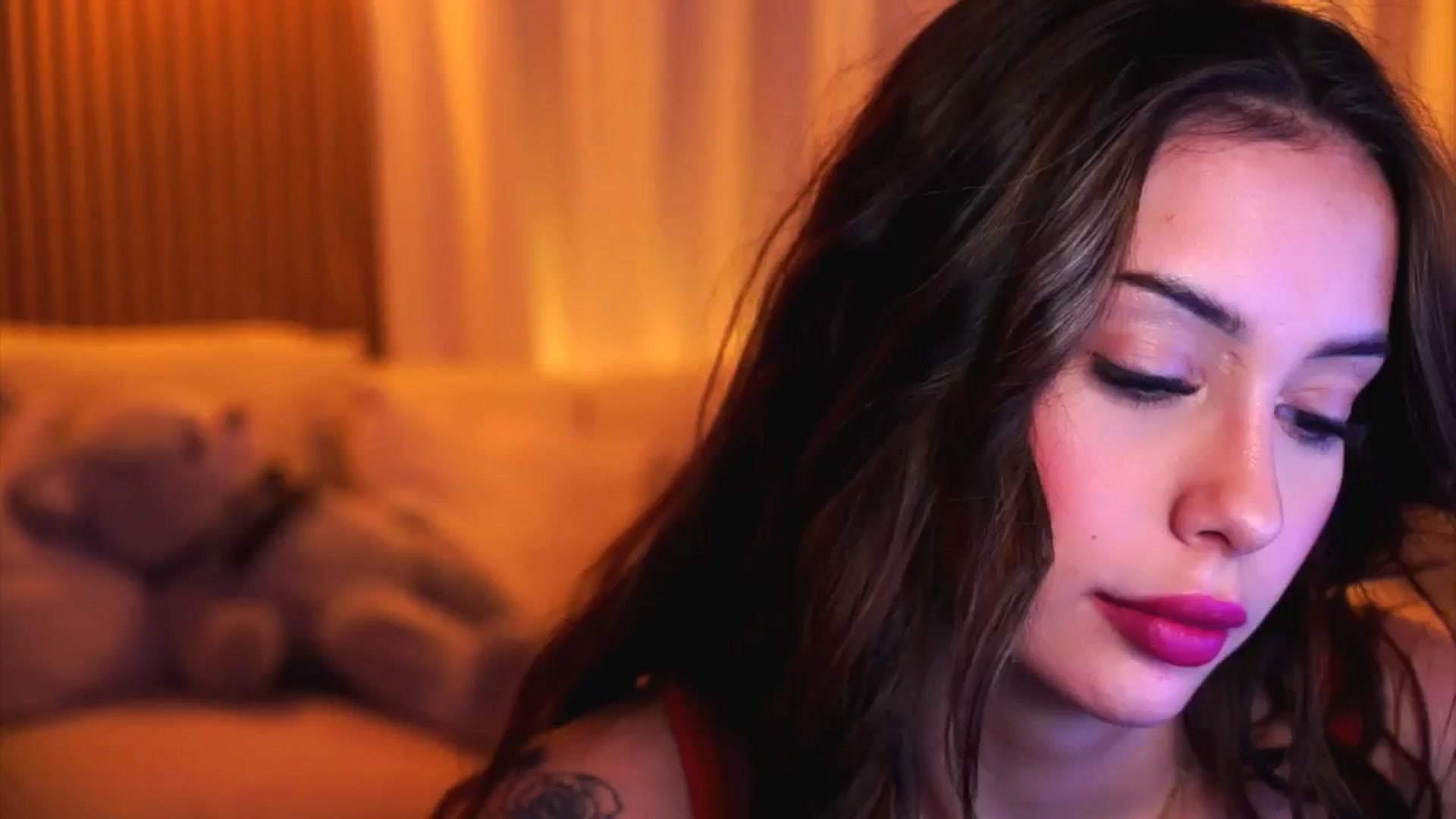 Gallery image thumbnail from Naomii18's myfreecams stream on, 01/22/2025, 16:11 image 1 of 20