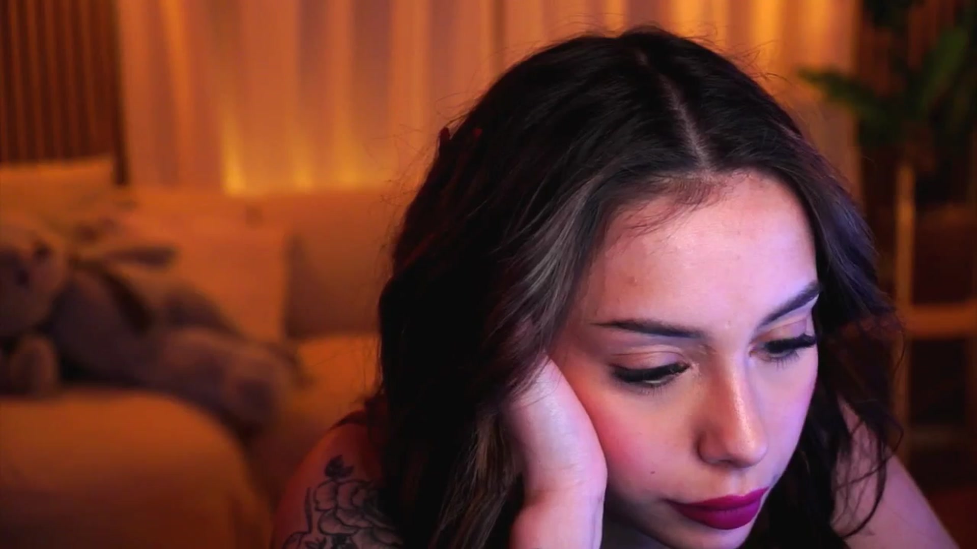 Gallery image thumbnail from Naomii18's myfreecams stream on, 01/22/2025, 16:31 image 8 of 20