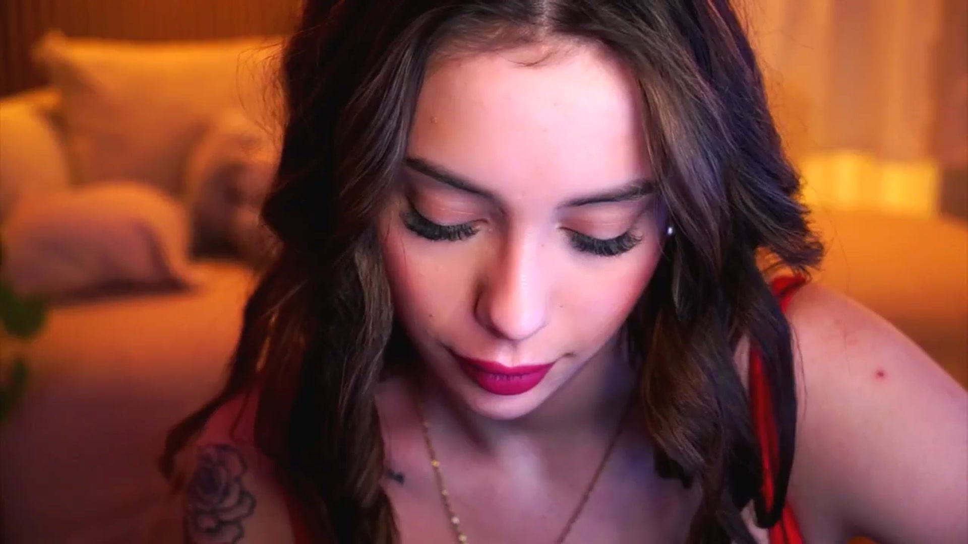 Gallery image thumbnail from Naomii18's myfreecams stream on, 01/22/2025, 17:53 image 7 of 20
