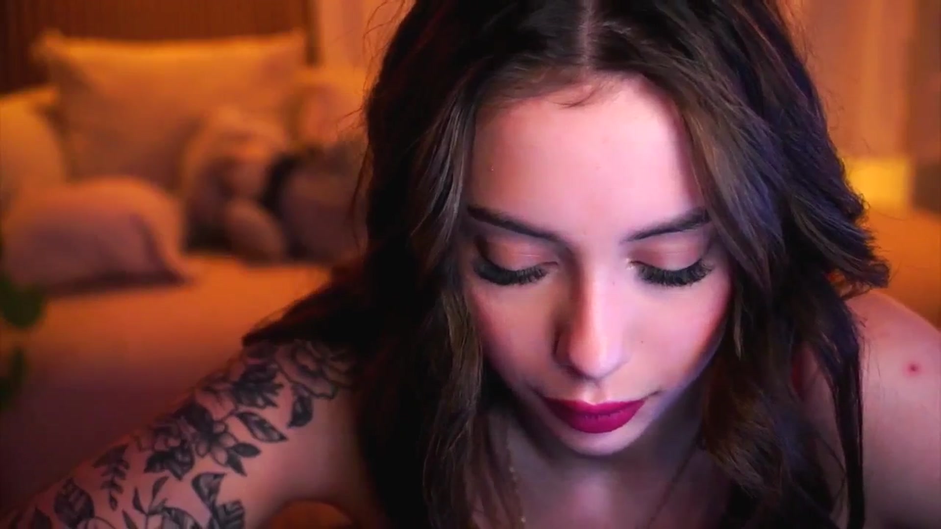 Gallery image thumbnail from Naomii18's myfreecams stream on, 01/22/2025, 17:53 image 10 of 20