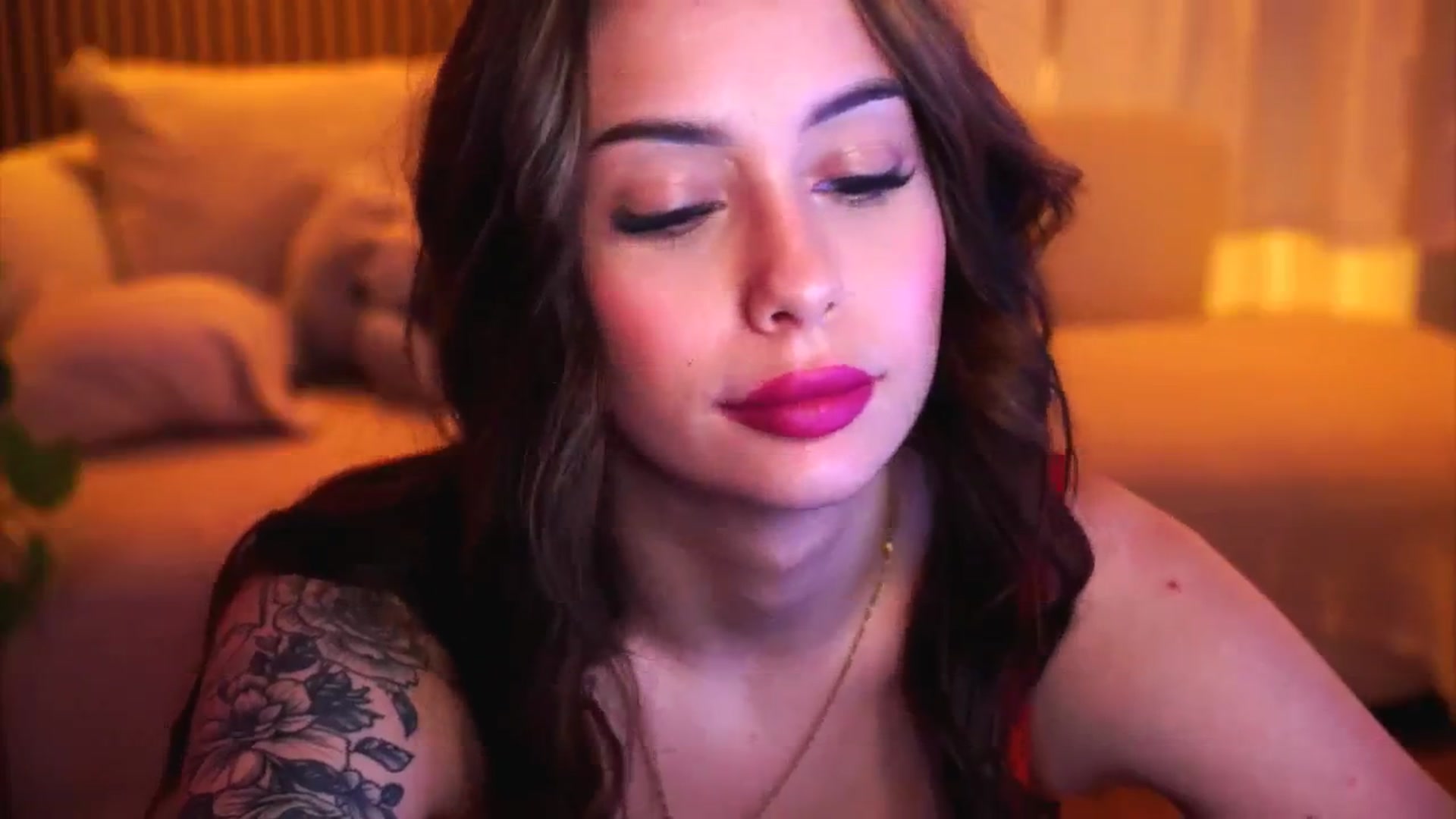 Gallery image thumbnail from Naomii18's myfreecams stream on, 01/22/2025, 17:53 image 14 of 20