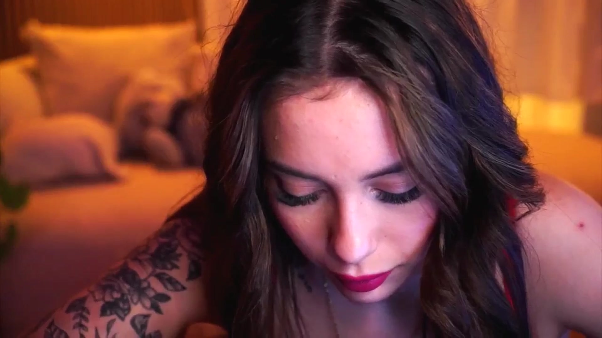Gallery image thumbnail from Naomii18's myfreecams stream on, 01/22/2025, 17:53 image 9 of 20