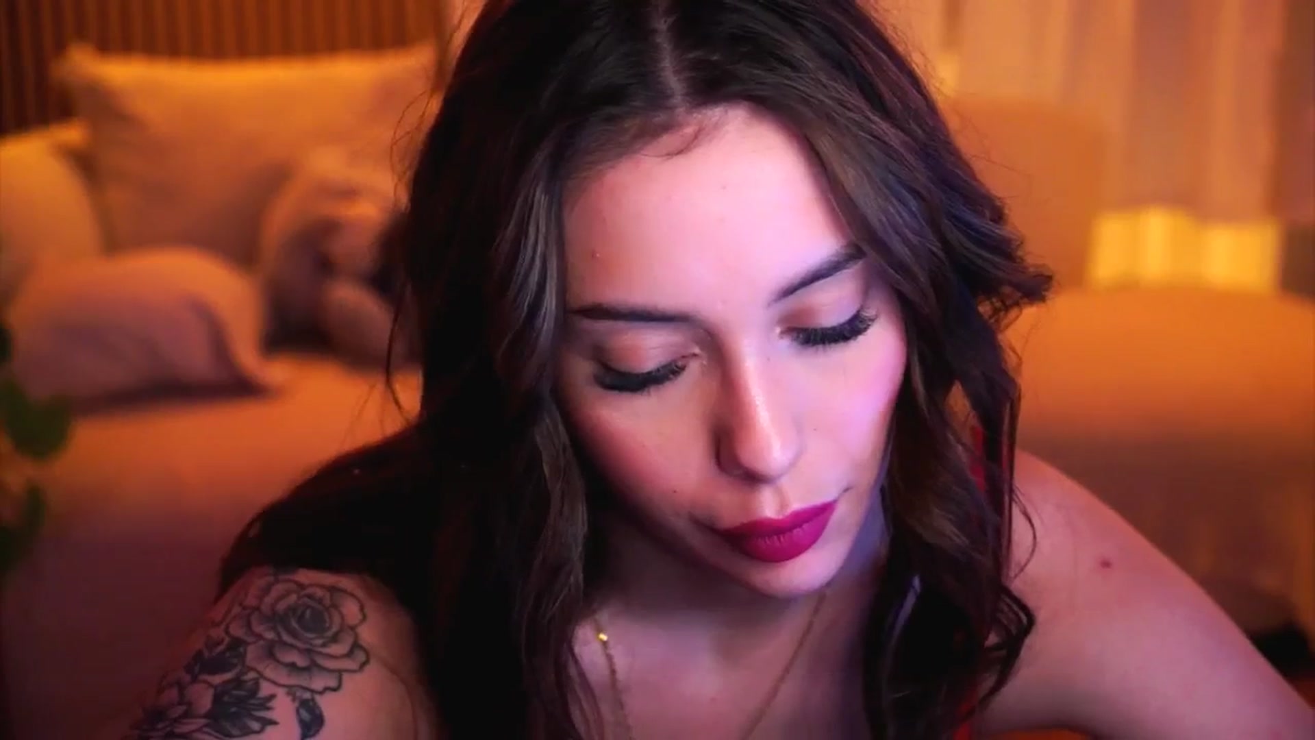 Gallery image thumbnail from Naomii18's myfreecams stream on, 01/22/2025, 17:53 image 15 of 20