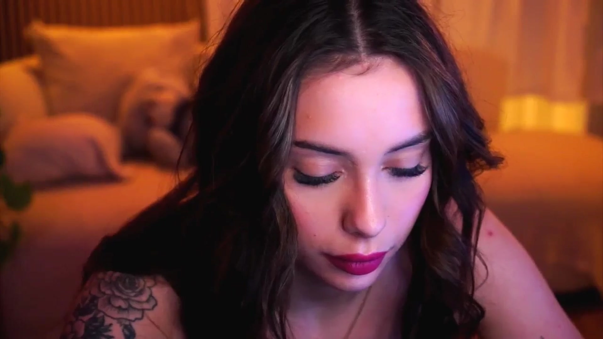 Gallery image thumbnail from Naomii18's myfreecams stream on, 01/22/2025, 17:53 image 17 of 20
