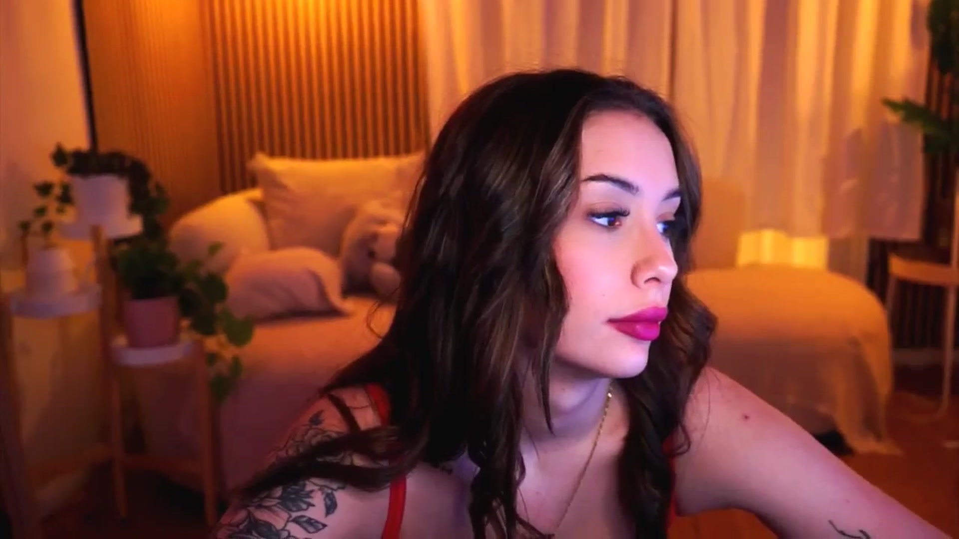 Gallery image thumbnail from Naomii18's myfreecams stream on, 01/22/2025, 18:13 image 8 of 20