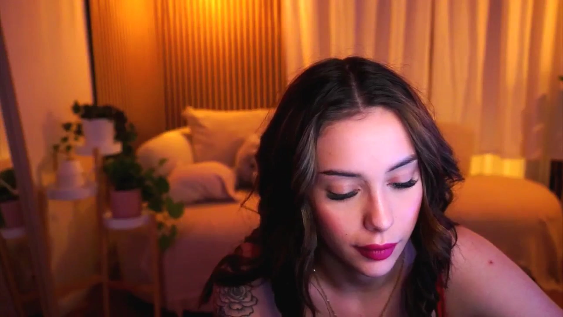 Gallery image thumbnail from Naomii18's myfreecams stream on, 01/22/2025, 18:13 image 5 of 20