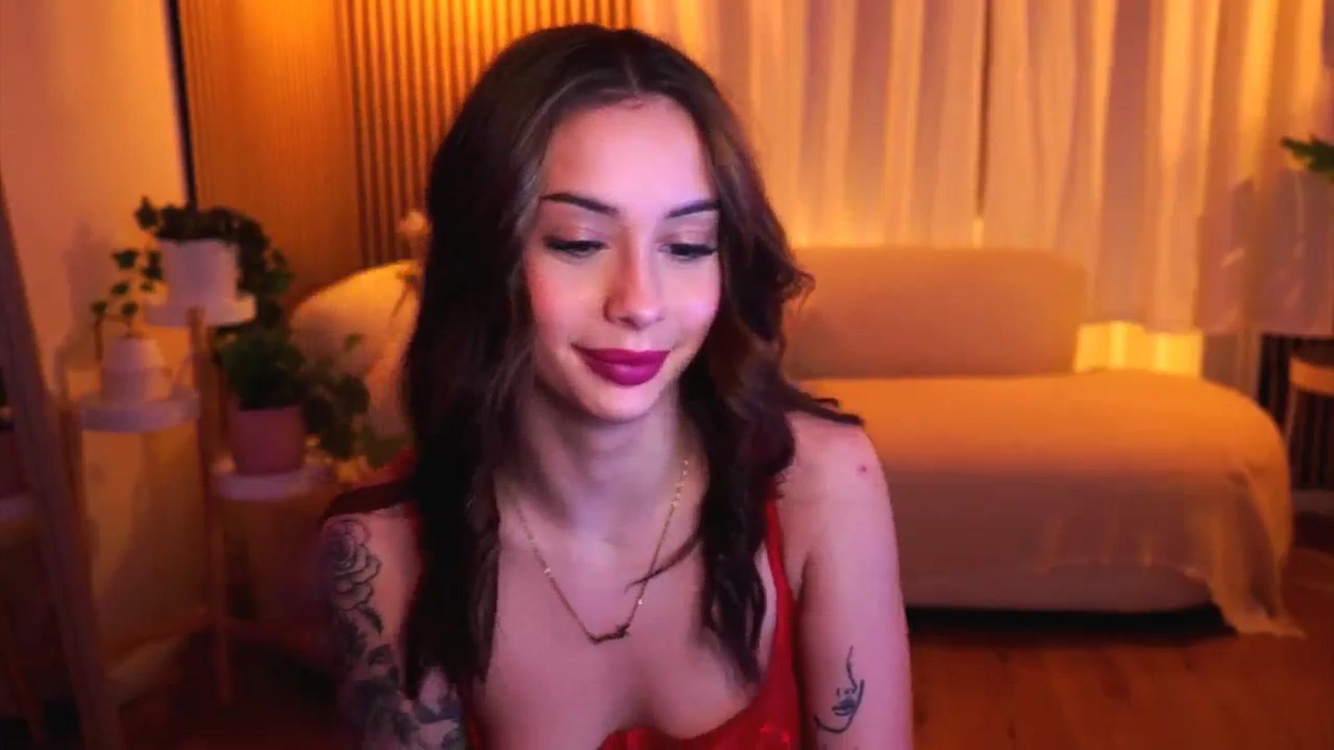 Gallery image thumbnail from Naomii18's myfreecams stream on, 01/22/2025, 18:13 image 16 of 20