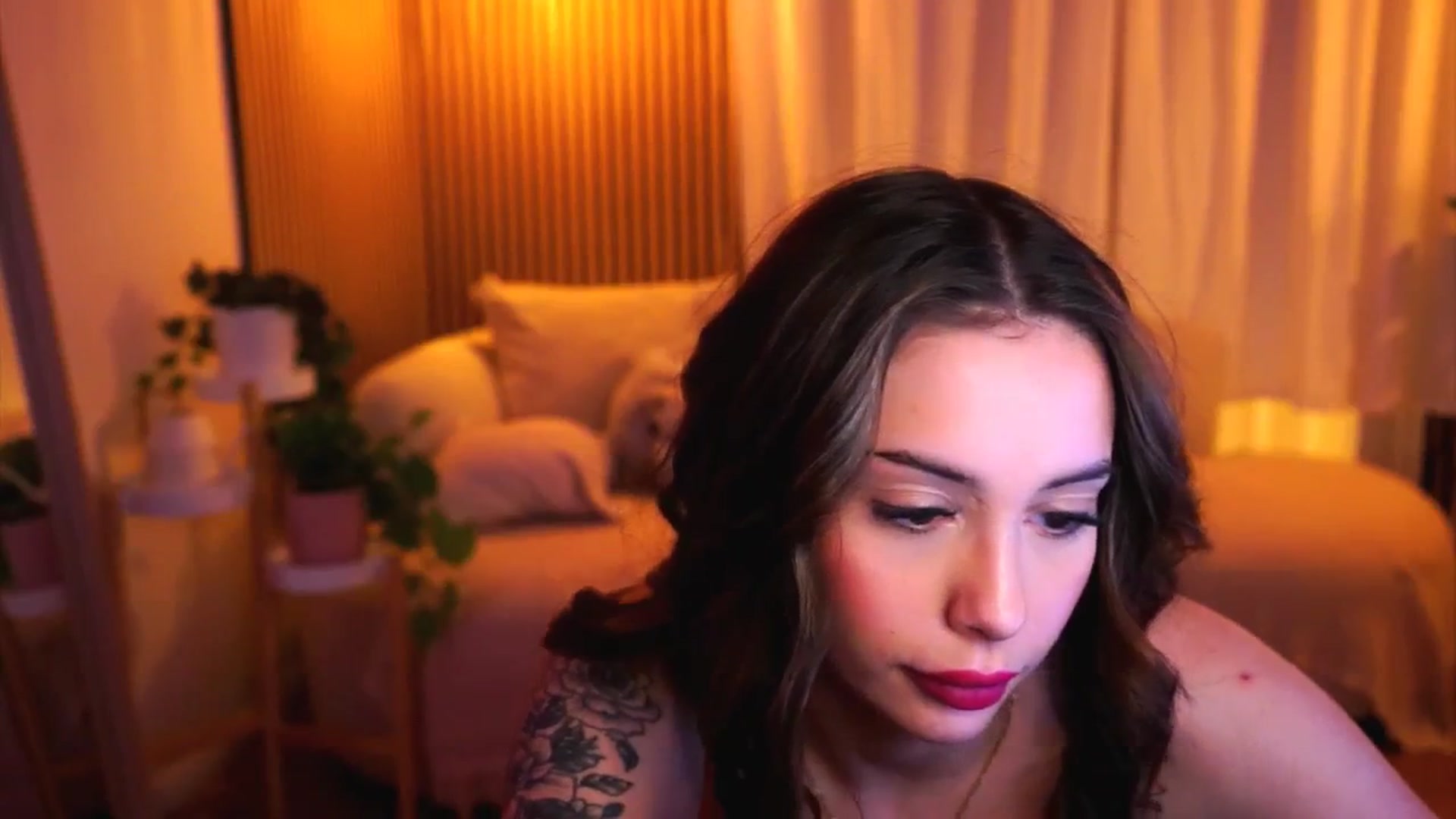 Gallery image thumbnail from Naomii18's myfreecams stream on, 01/22/2025, 18:13 image 4 of 20