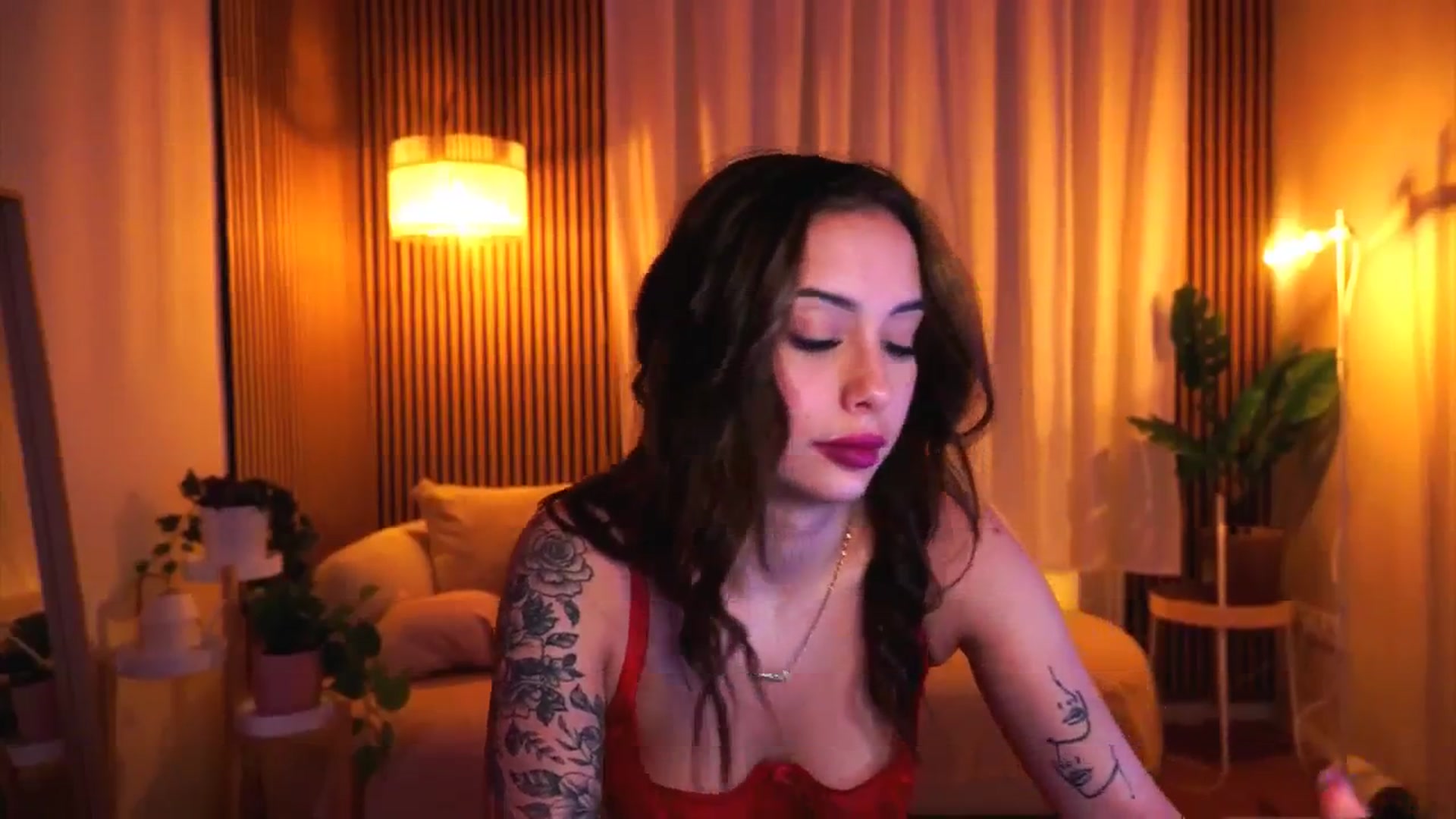 Gallery image thumbnail from Naomii18's myfreecams stream on, 01/22/2025, 18:53 image 8 of 20