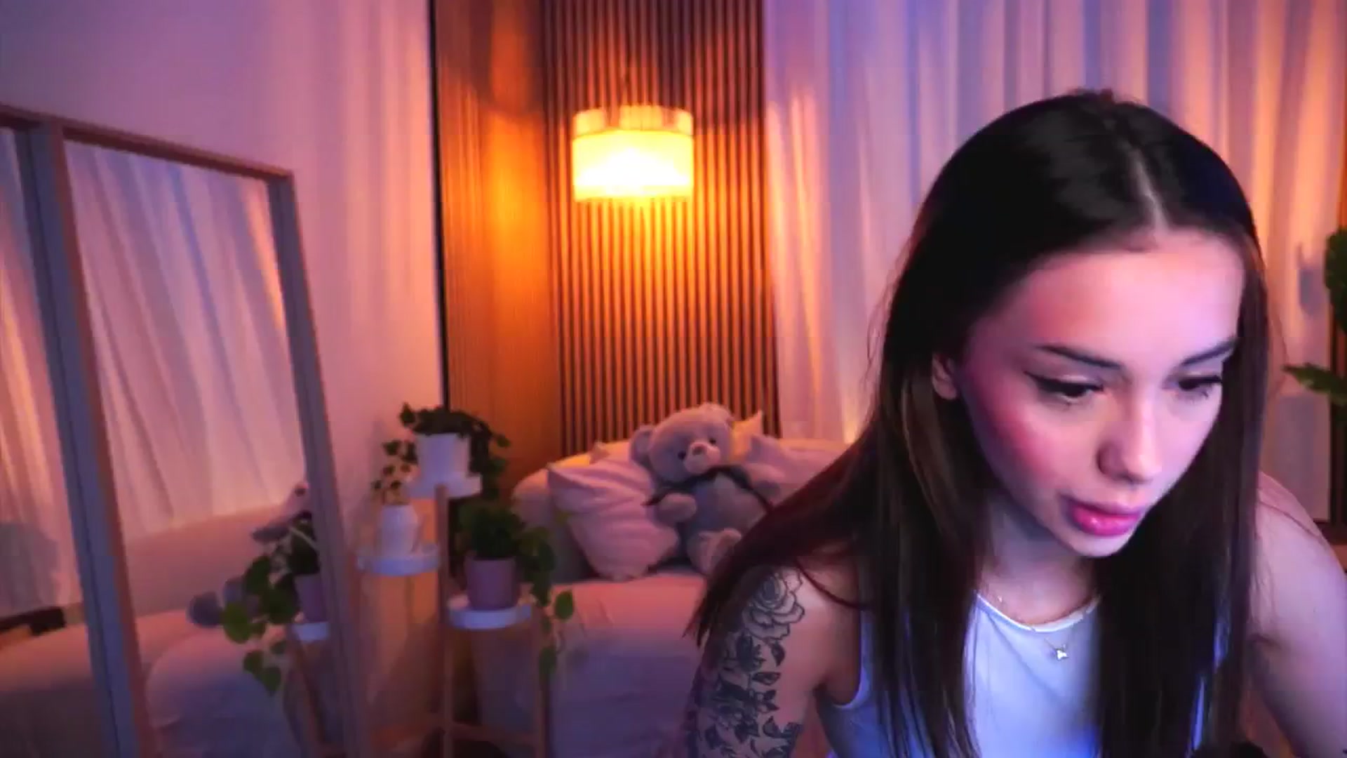 Gallery image thumbnail from Naomii18's myfreecams stream on, 01/25/2025, 10:00 image 6 of 20