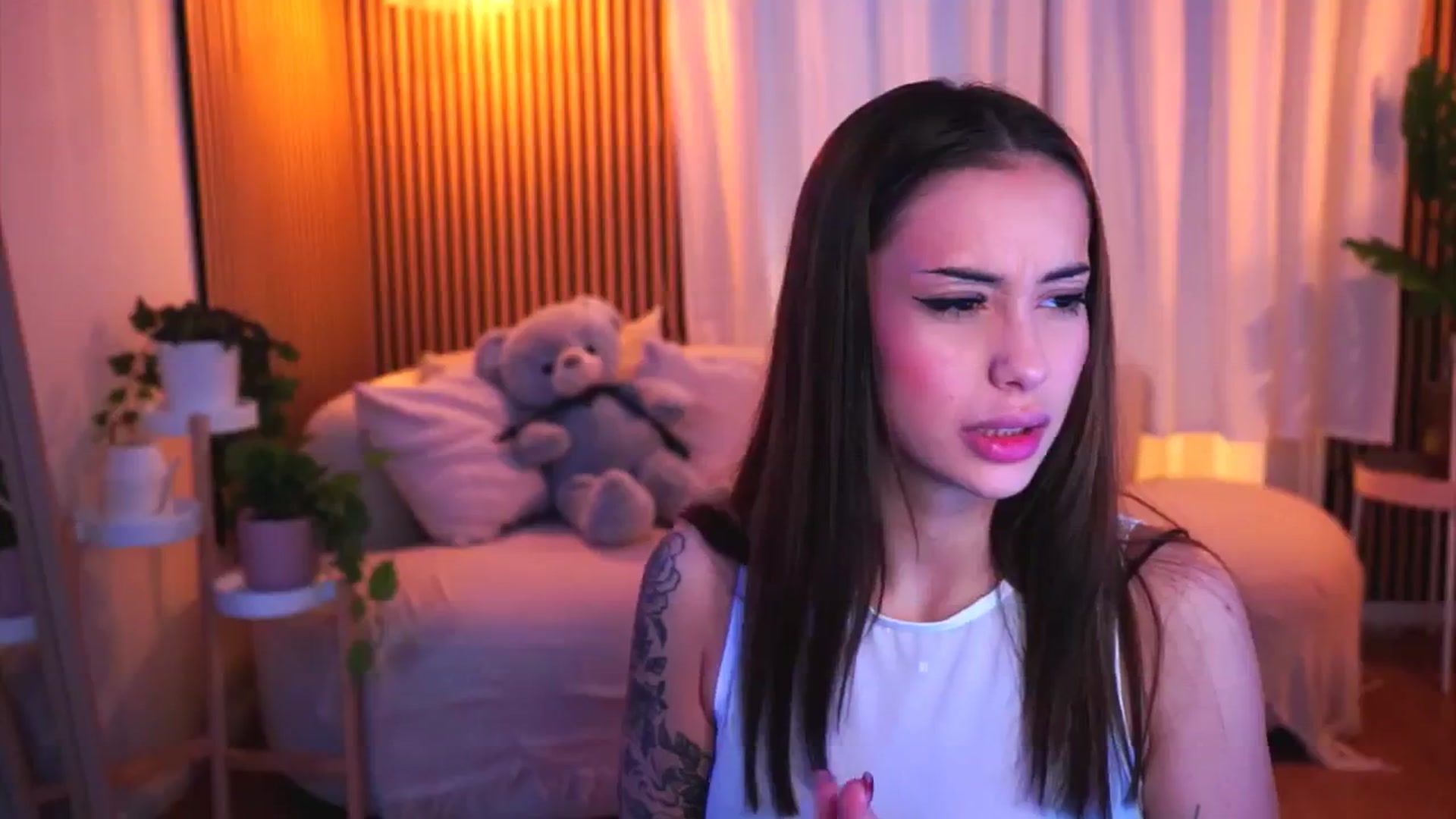 Gallery image thumbnail from Naomii18's myfreecams stream on, 01/25/2025, 11:12 image 5 of 20
