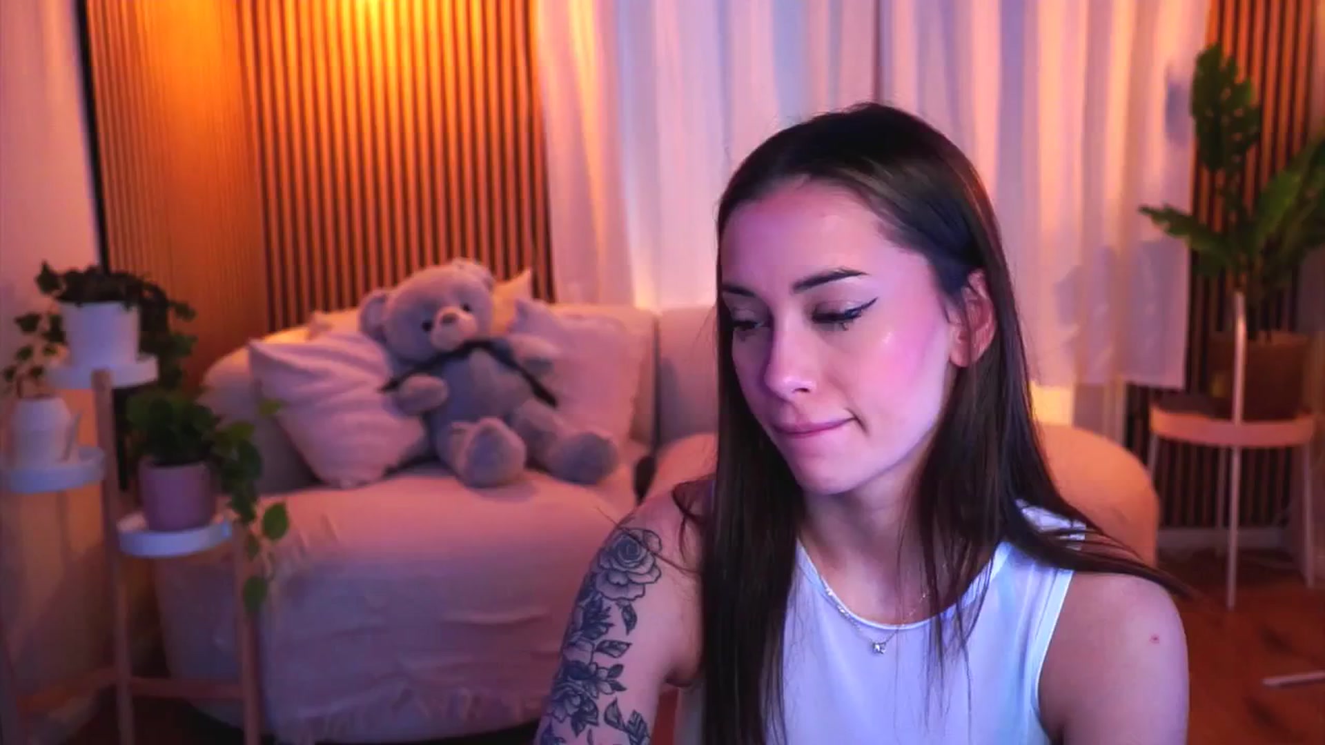 Gallery image thumbnail from Naomii18's myfreecams stream on, 01/25/2025, 11:12 image 7 of 20