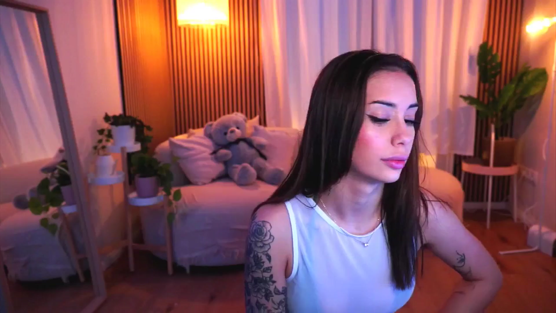 Gallery image thumbnail from Naomii18's myfreecams stream on, 01/25/2025, 11:12 image 11 of 20
