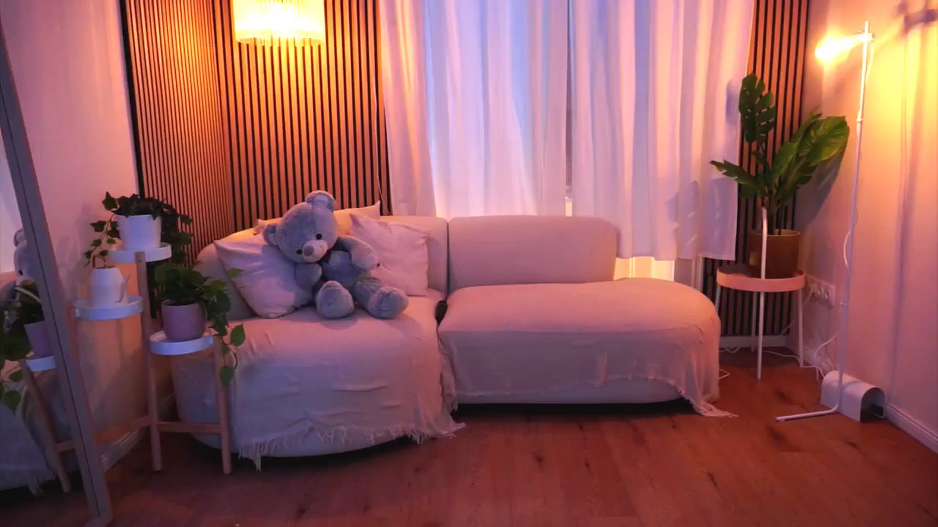 Gallery image thumbnail from Naomii18's myfreecams stream on, 01/25/2025, 12:41 image 11 of 20